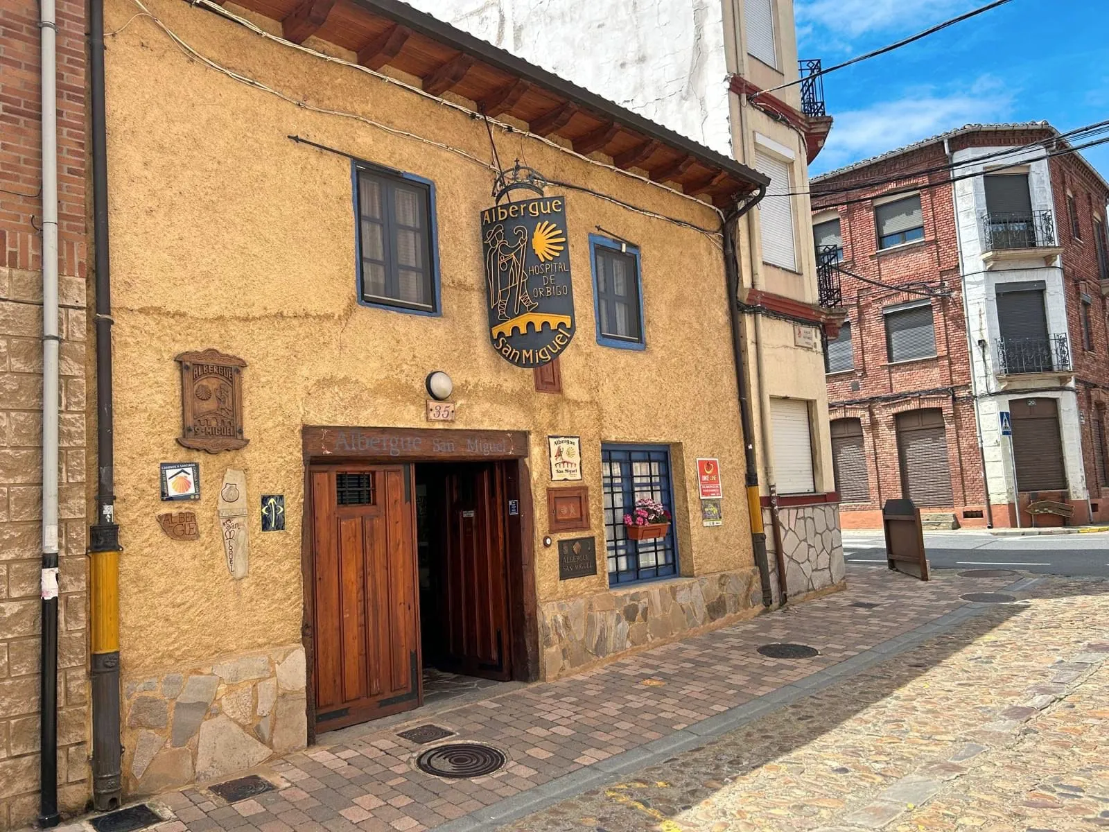 Dormero, Hospital de Óbrigo, Jakobsweg