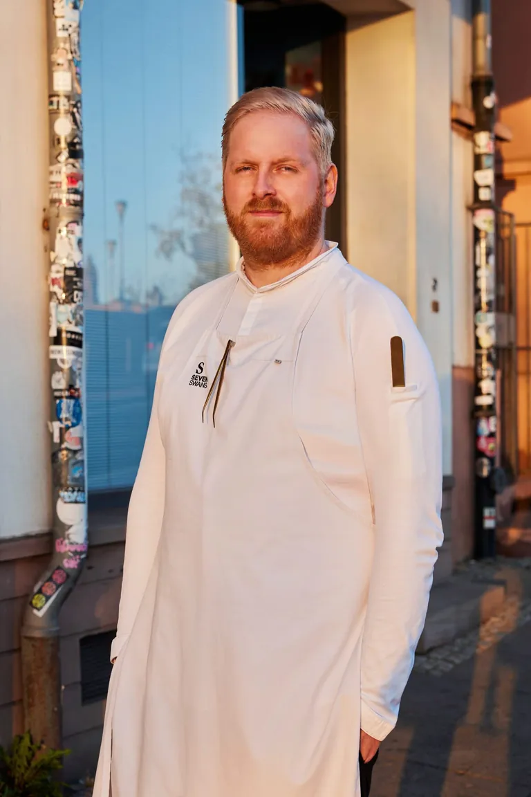 Ricky Saward Seven Swan