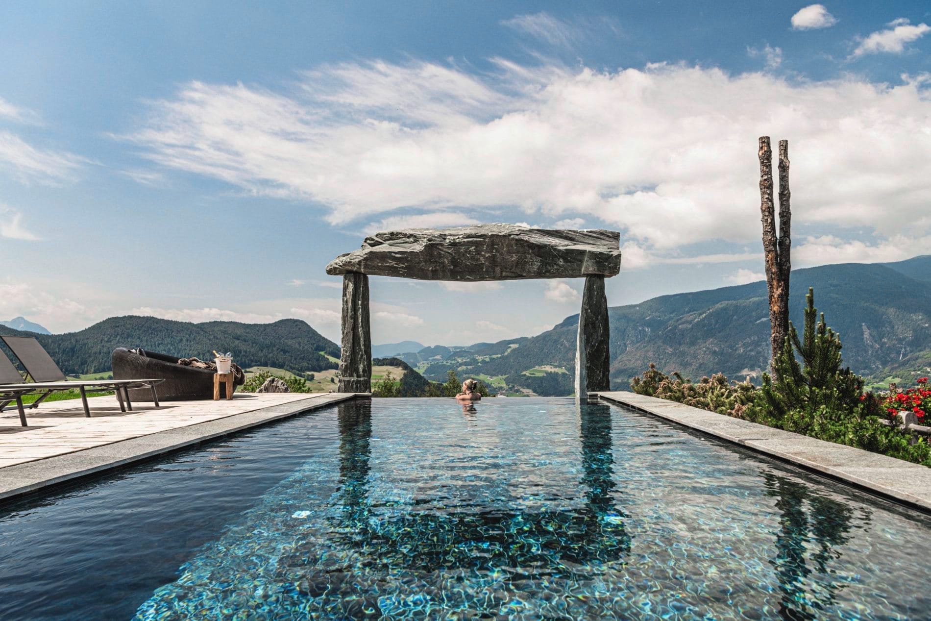 Infinity Pool des Chalet Resorts zu Kirchwies