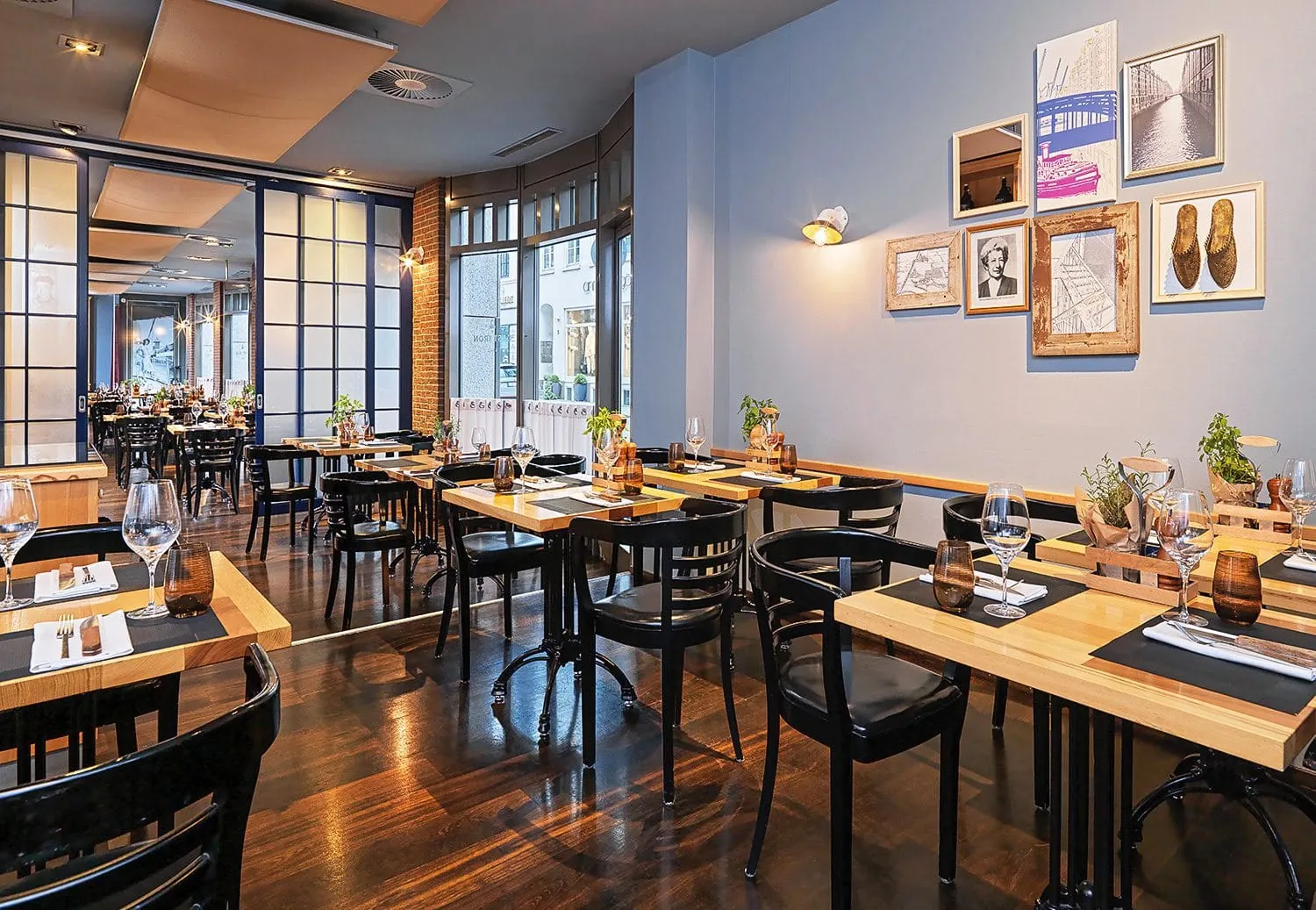 Innenansicht Cast Iron Grill Hamburg Marriott Hotel