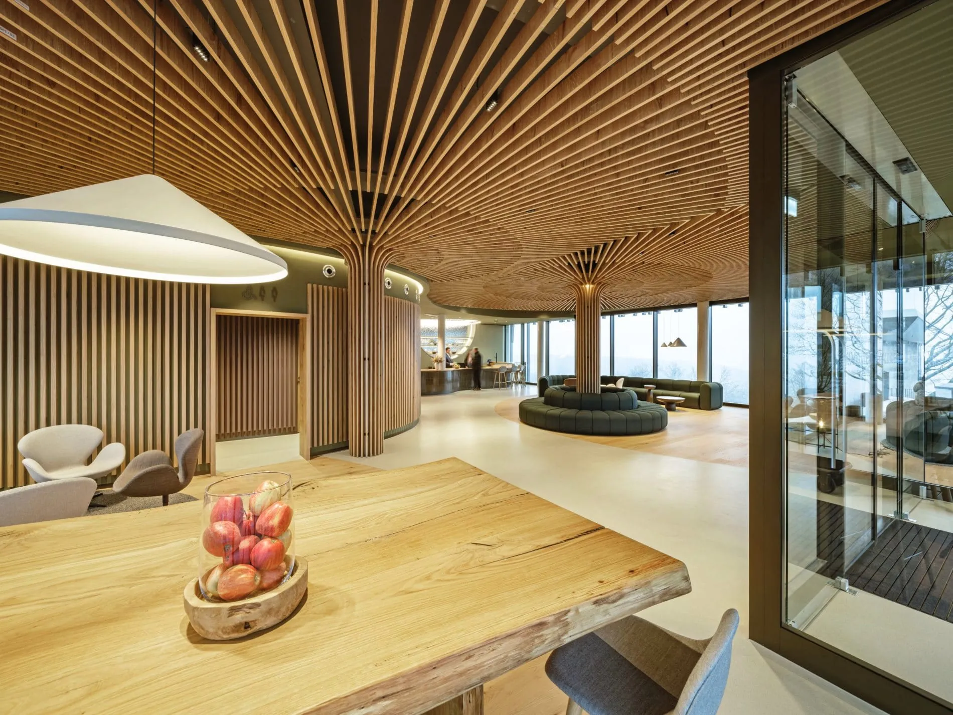 Wald_Weit_Lobby_Lamellen