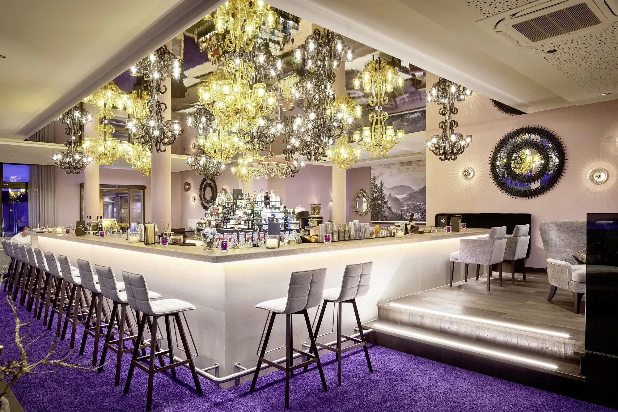 Coolste-Hotelbar-2025-Das-Koenig-Ludwig