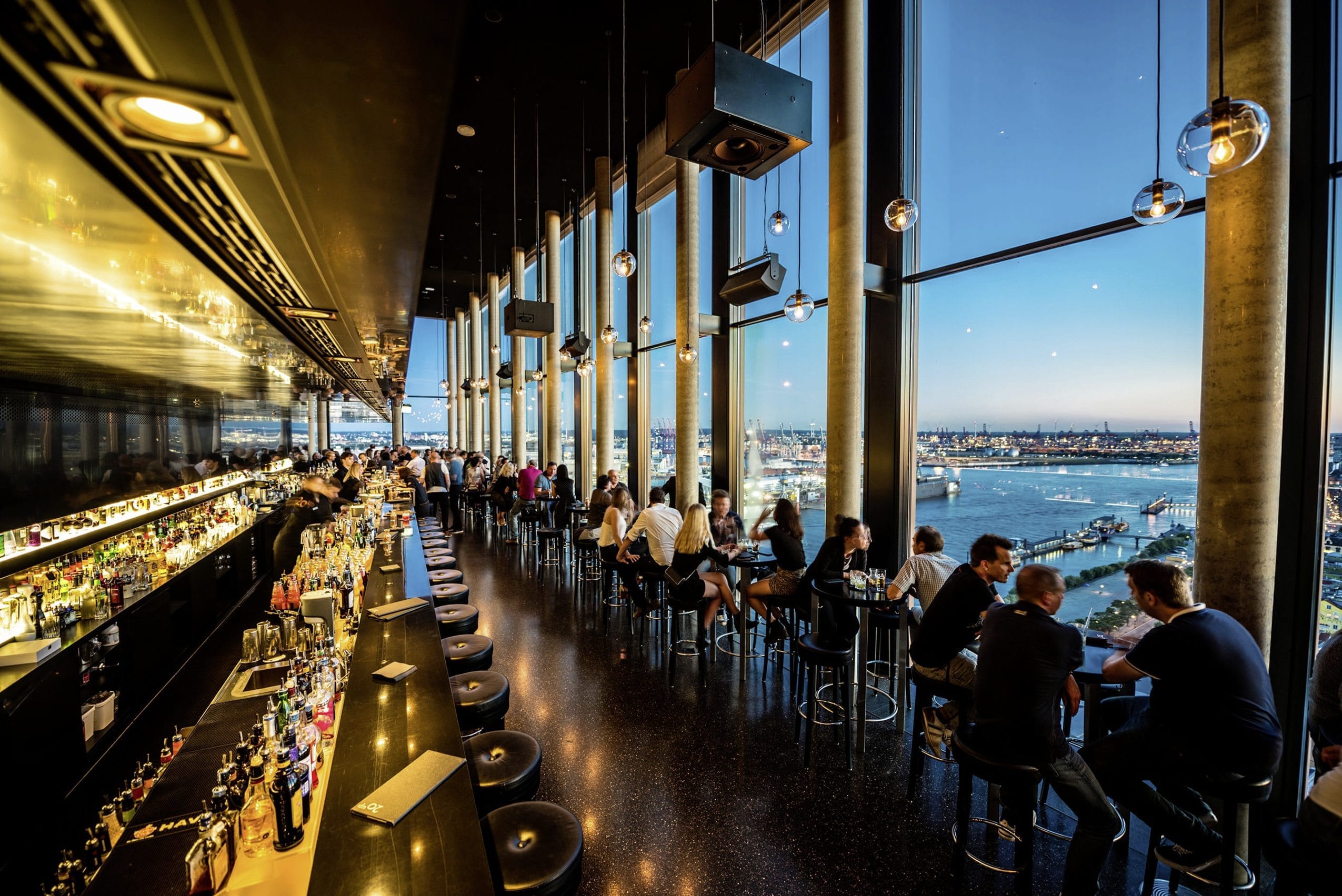 Coolste-Hotelbar-2025-Empire-Riverside