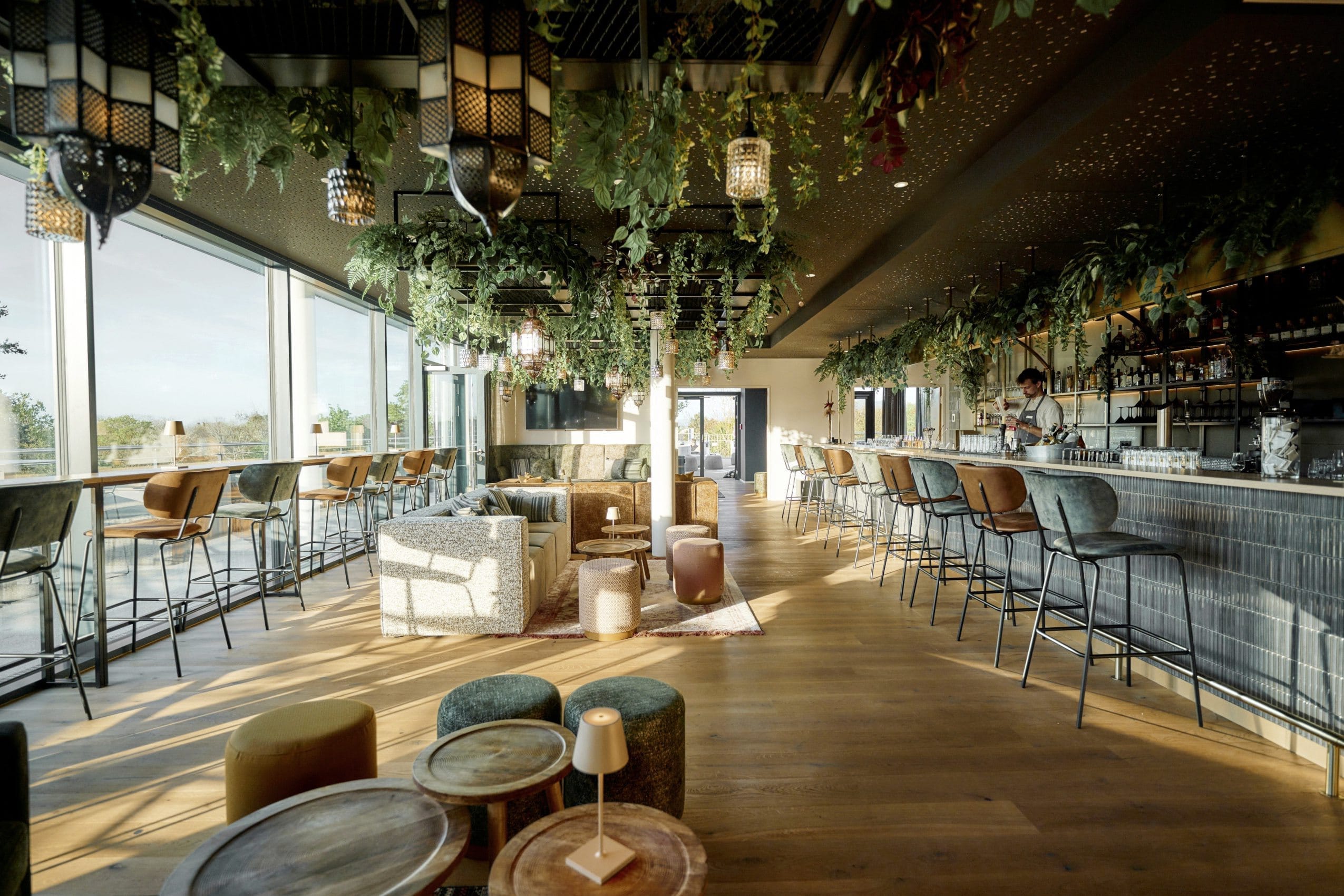 Coolste-Hotelbar-2025-Nouri-Hotel