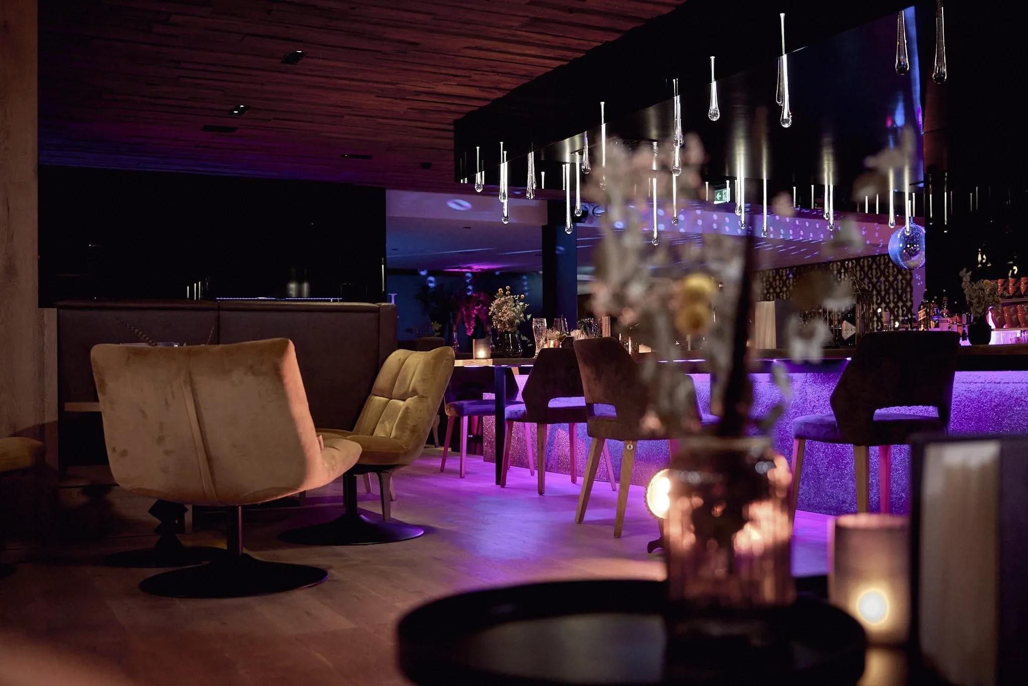 Coolste-Hotelbar-2025-die-HOCHKOeNIGIN