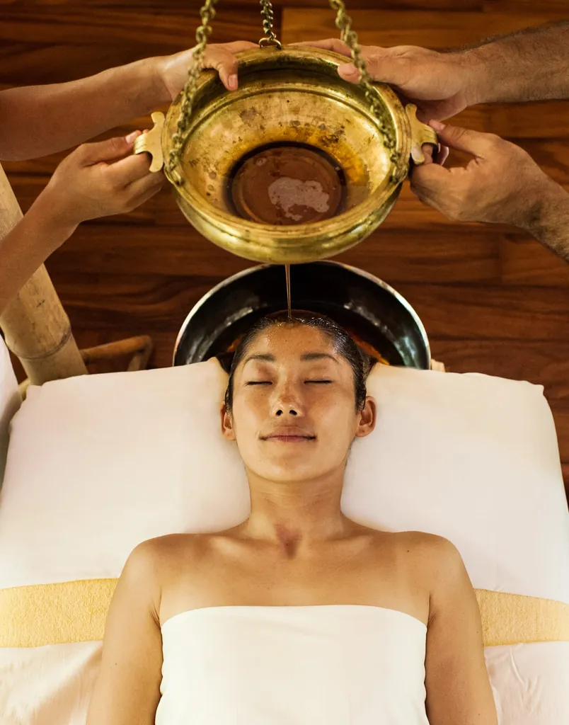 Ayurveda-Behandlung im Female-Wellness-Programm.