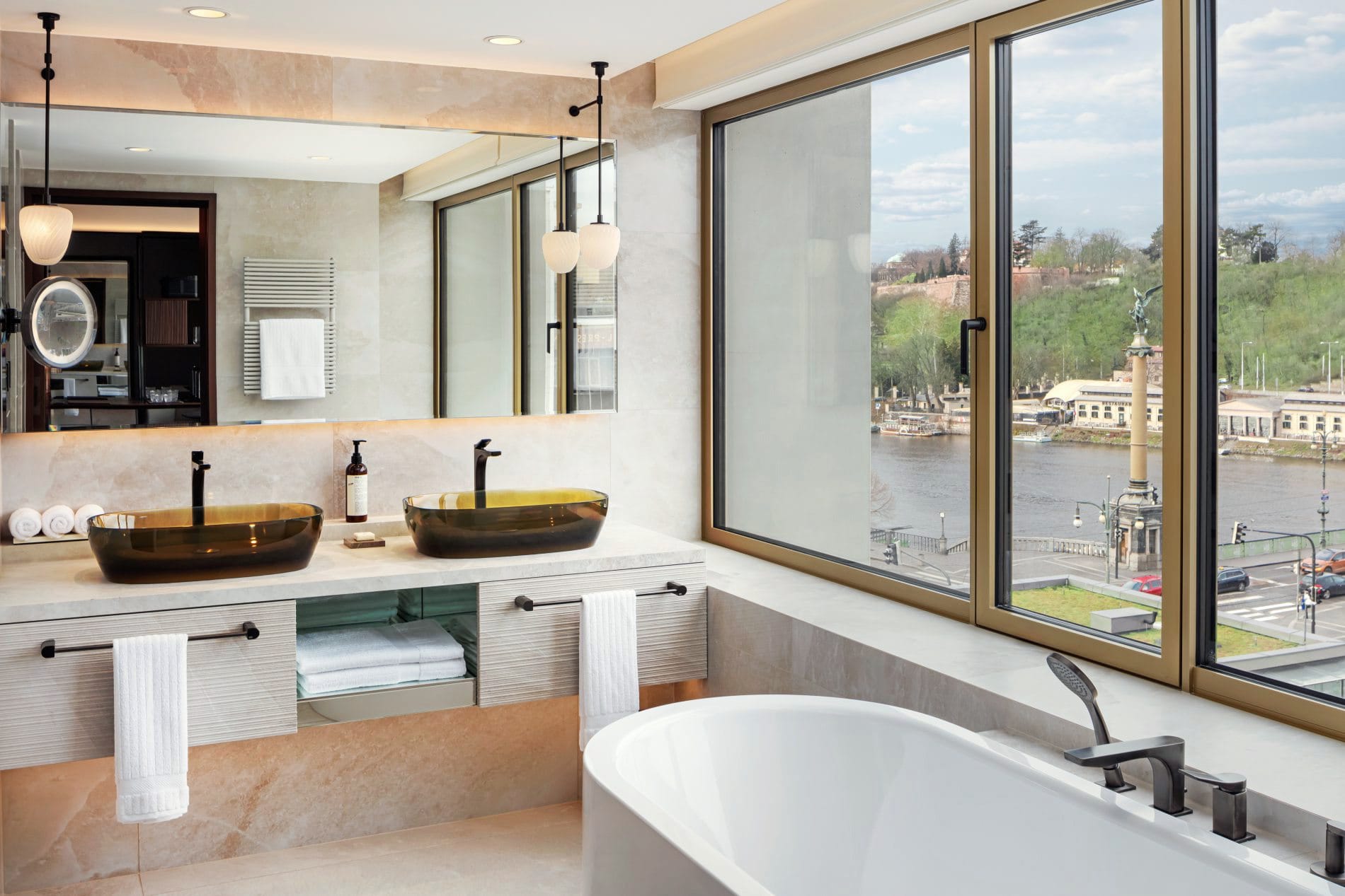 Fairmont Golden Prague_Signature Room River