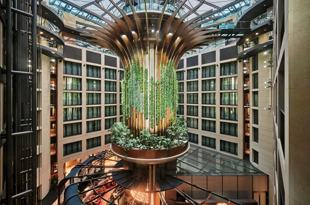 Radisson Collection Berlin, Living Tree