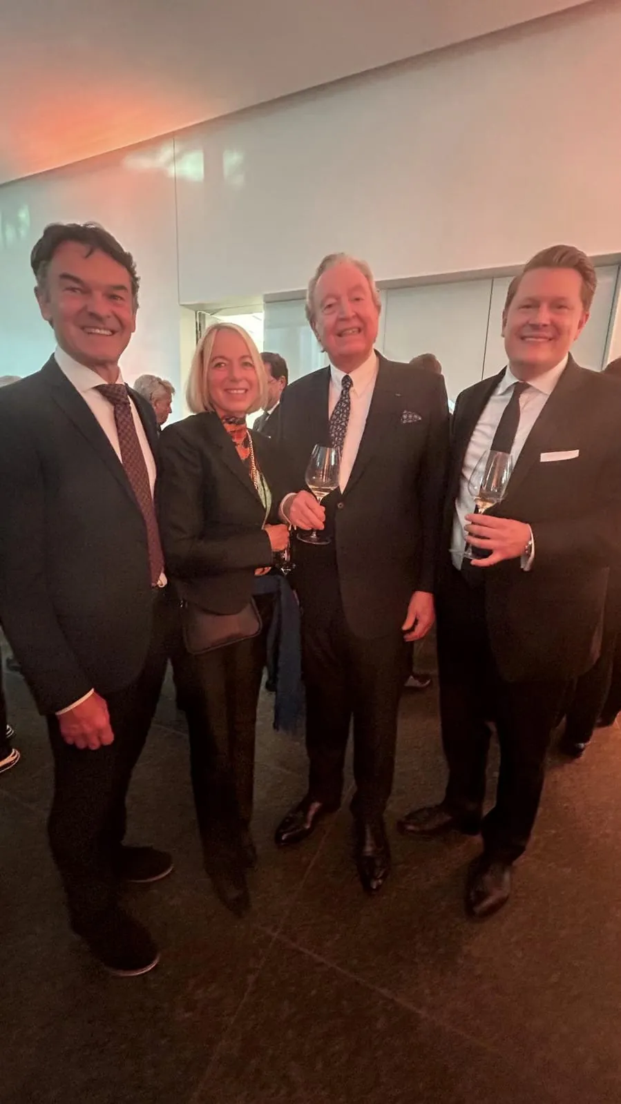 Gala-Gäste: (von links) Michael Fäßler (Sonnenalp Resort), Maximiliana Pangerl (Mühldorfer GmbH), Hermann Bareiss (Hotel Bareiss) und Jakob Stöhrer (Nassauer Hof).