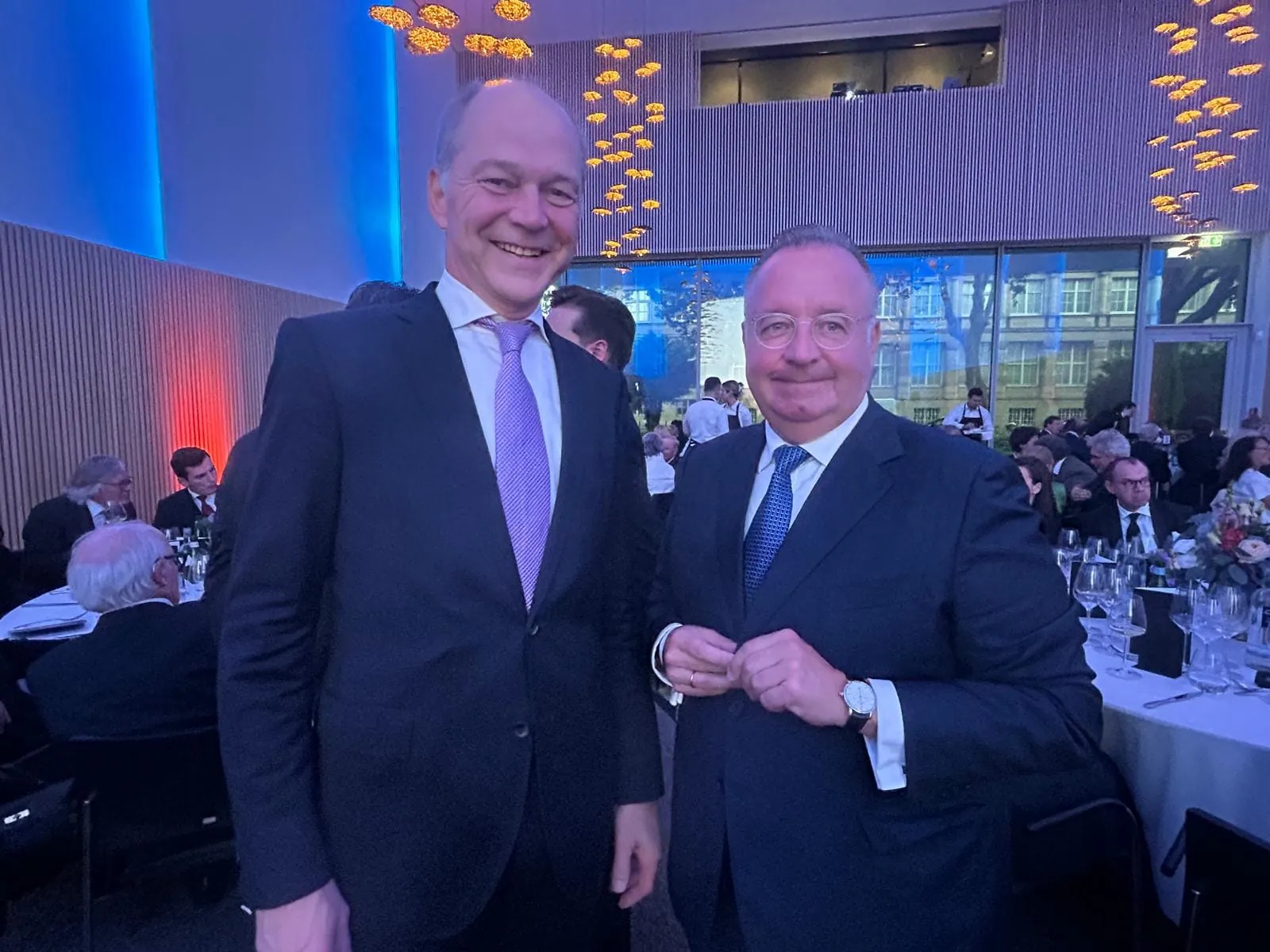 Gala-Abend: Stadtverordnetenvorsteher Gerhard Obermayer (links) und Christian Barth, Favorite Mainz.