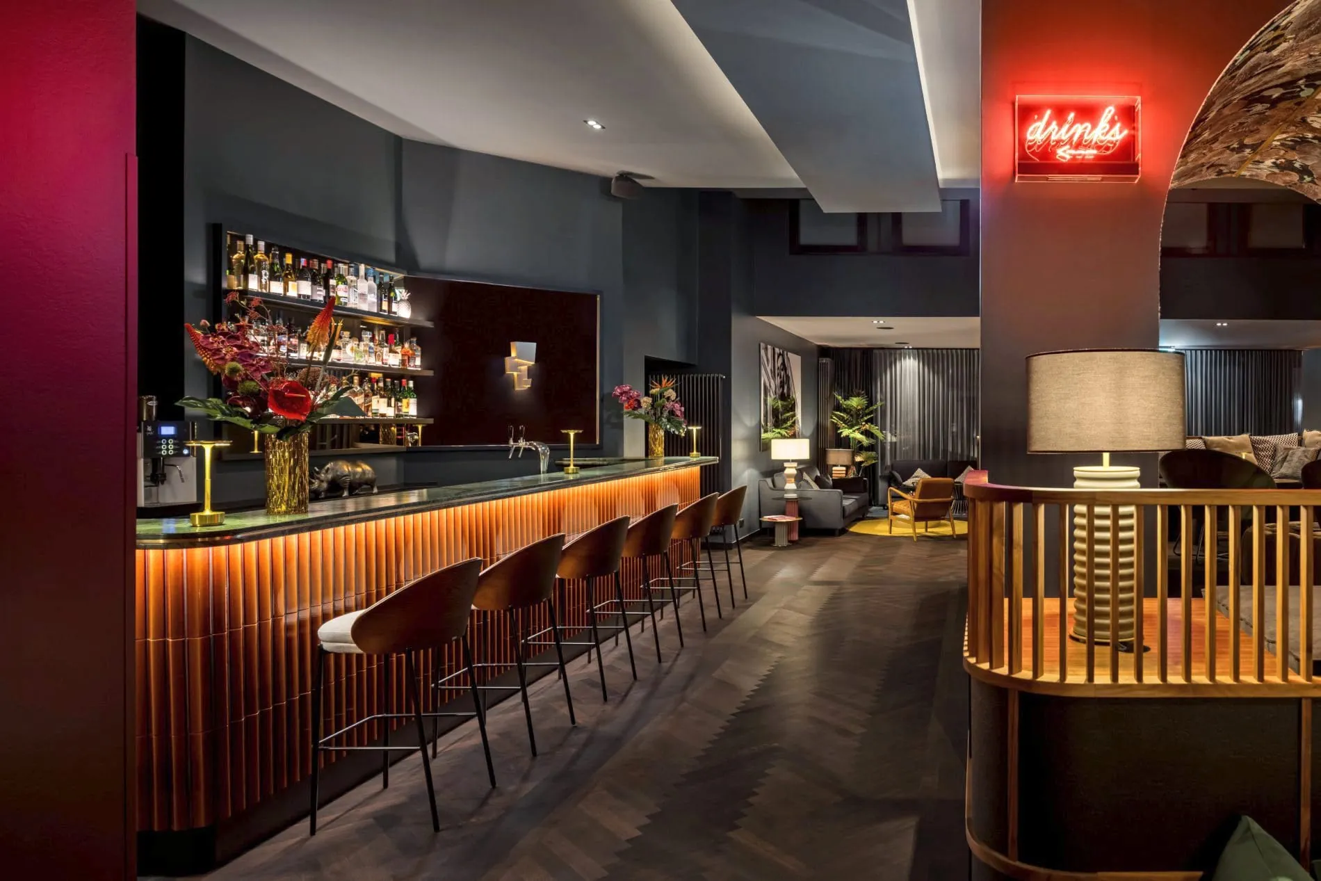 Für das Interior zeichnet der Berliner Inhouse-Architekten Julien David Schaab verantwortlich.