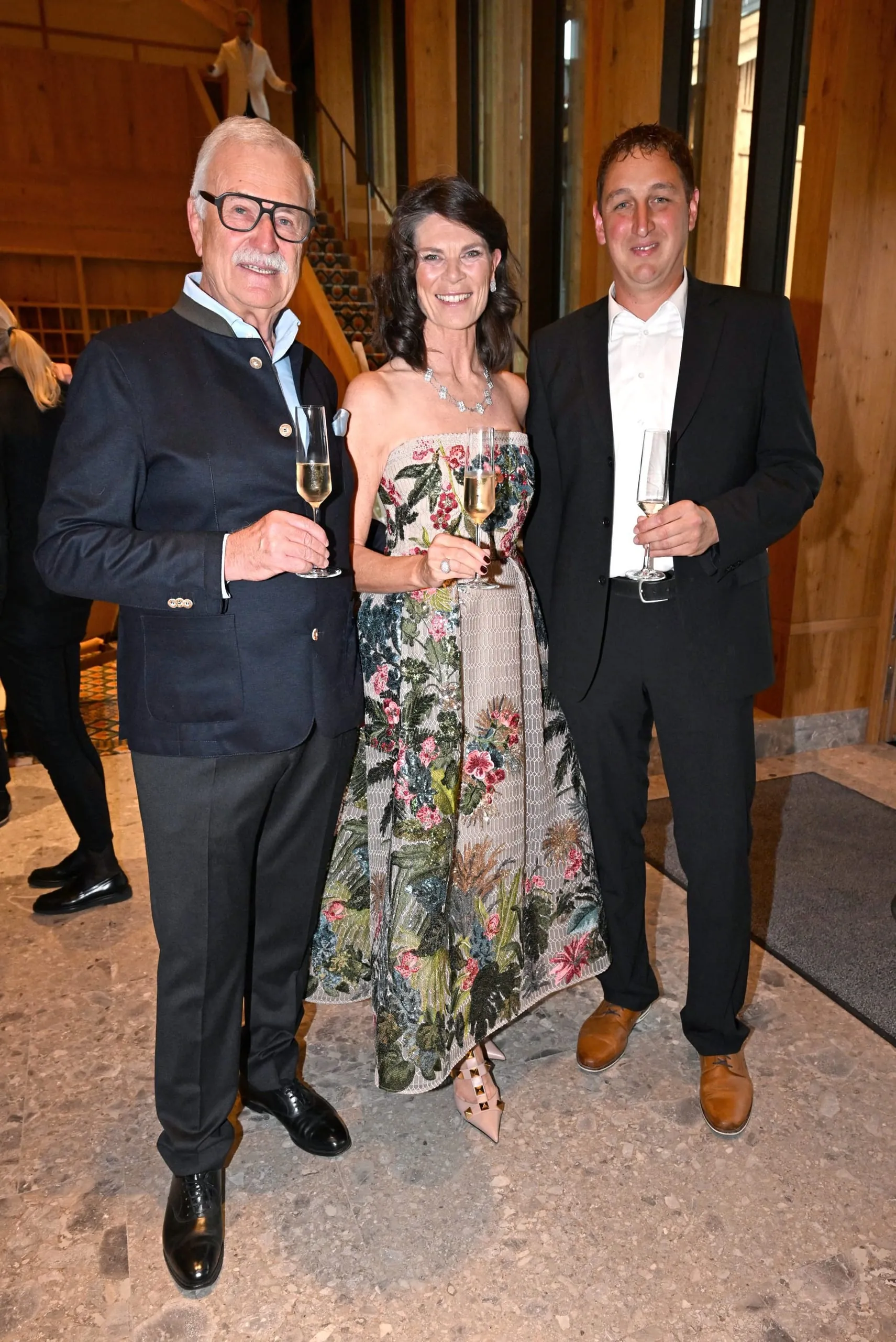 Grand Opening im Chiemgauhof: (von links) Dieter Müller mit Frau Uschi Müller und Oberbürgermeister Herbert Strauch.