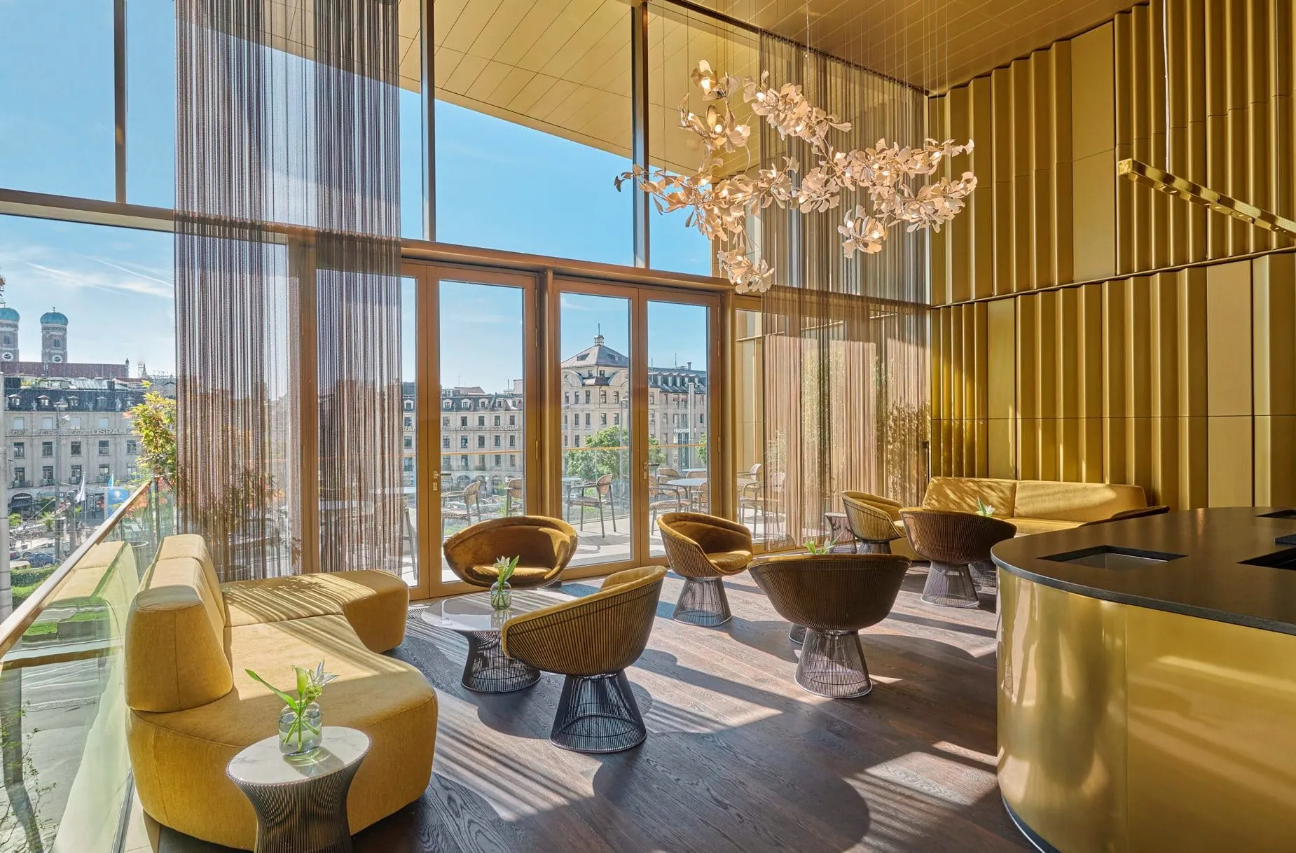 MHP Hotel AG, Koenigshof München Goldene Bar