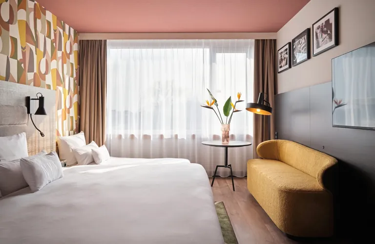 Die 190 Zimmer sind in einem Mix aus Street Art, Fashion und Musik gestaltet.