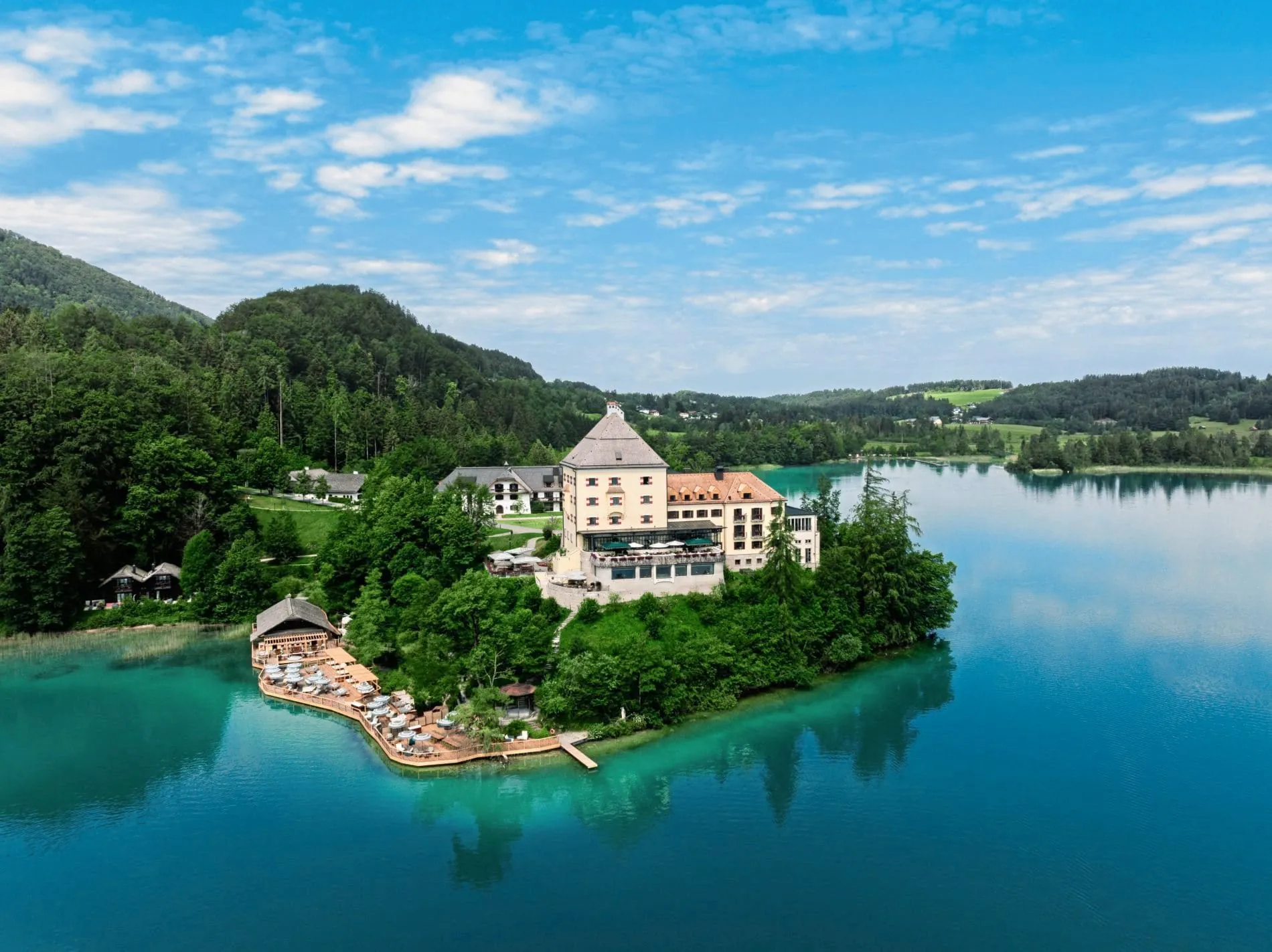 Finalist in der Kategorie "Hotel-Reopening Leisure": Das Rosewood Schloss Fuschl in Hof bei Salzburg/Österreich.