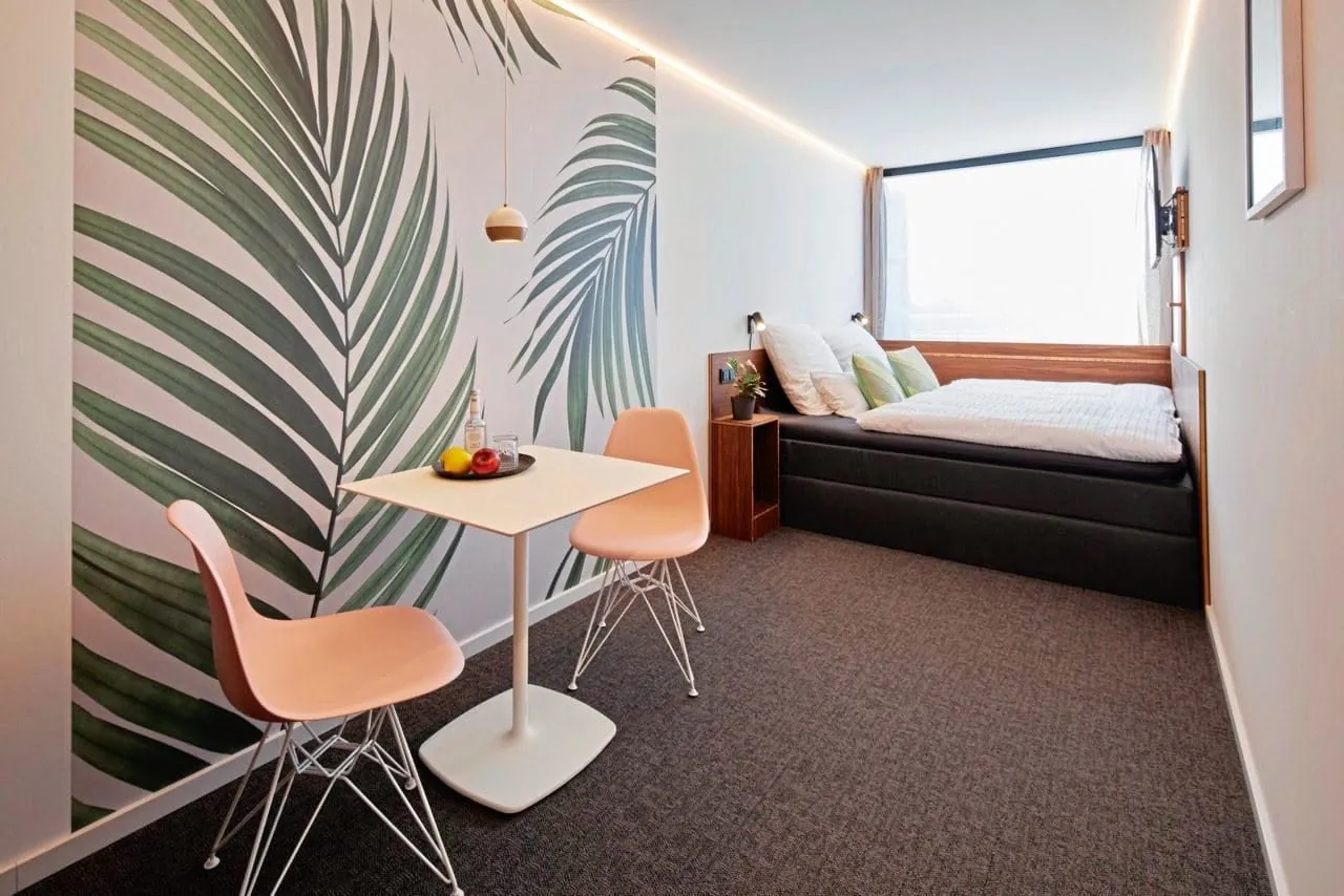 Ein Zimmer in einem Tin-Inn-Hotel in Hückelhoven.