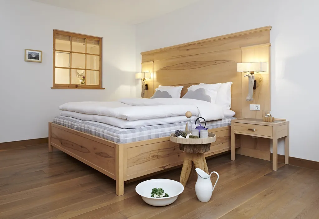 Bett f&uuml;r Seitenschl&auml;fer im Rehlegg Hotel.