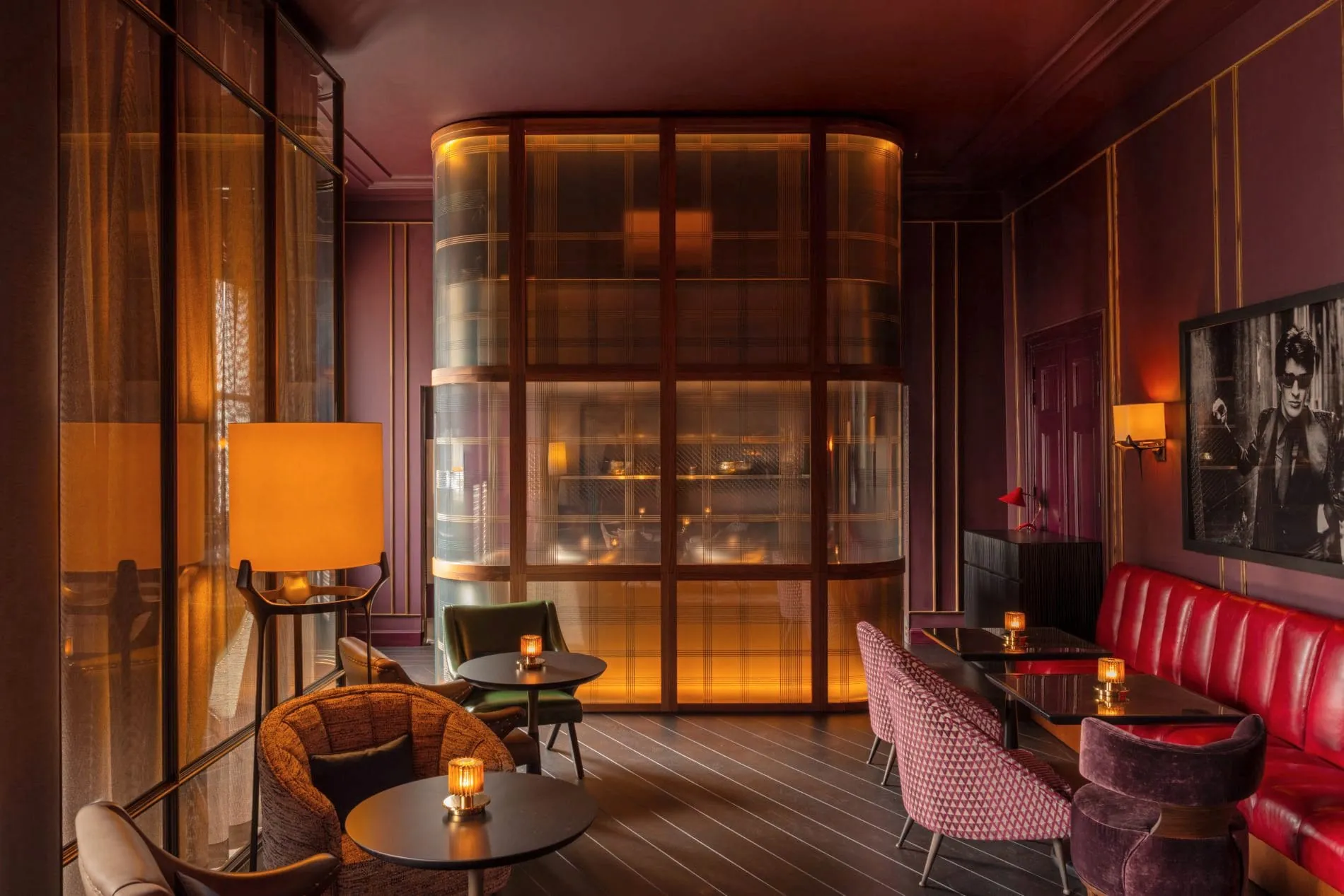 Speakeasy-Atmosphäre: Die Cocktailbar „Advocatuur“ im Rosewood Amsterdam.