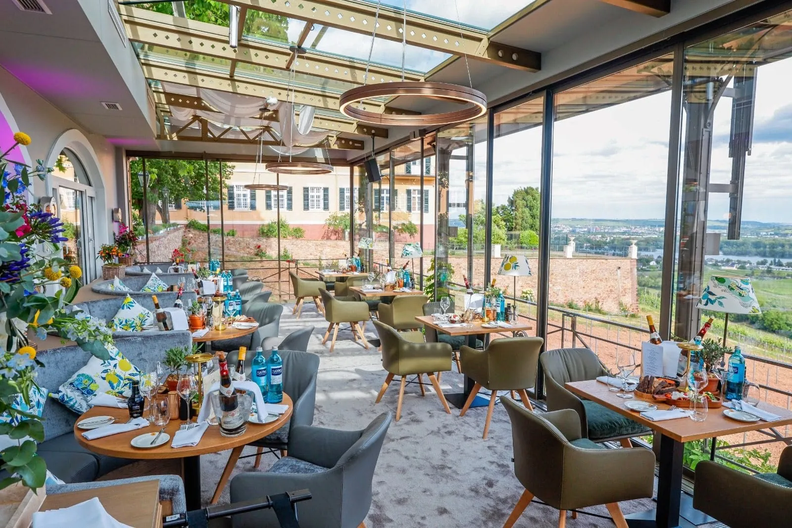 Impressionen der Einweihungsparty auf Schloss Johannisberg.