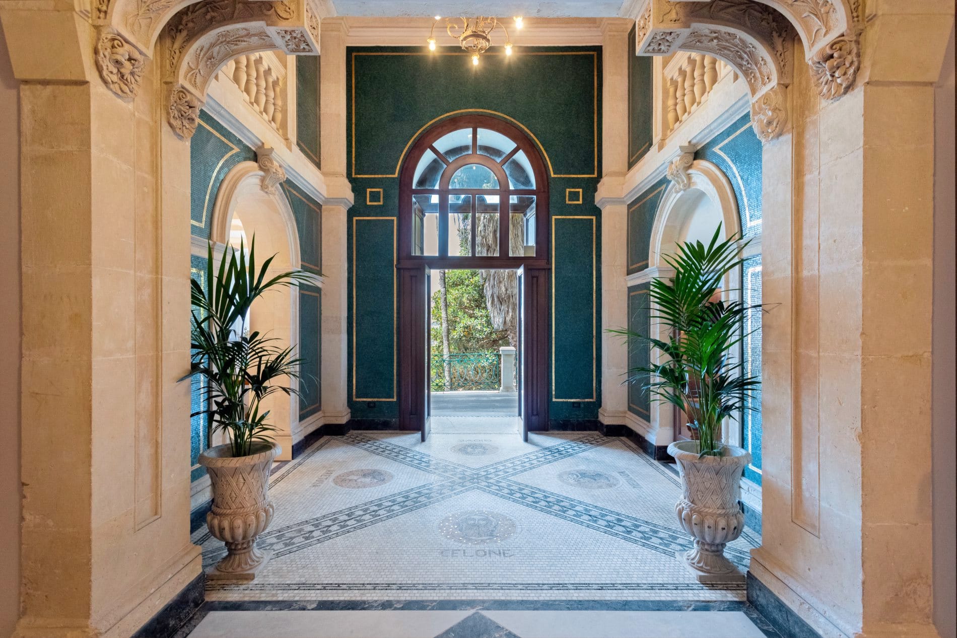 Das Grand Hotel des Étrangers auf der Insel Ortigia befindet sich in einem neoklassizistischen Palast.