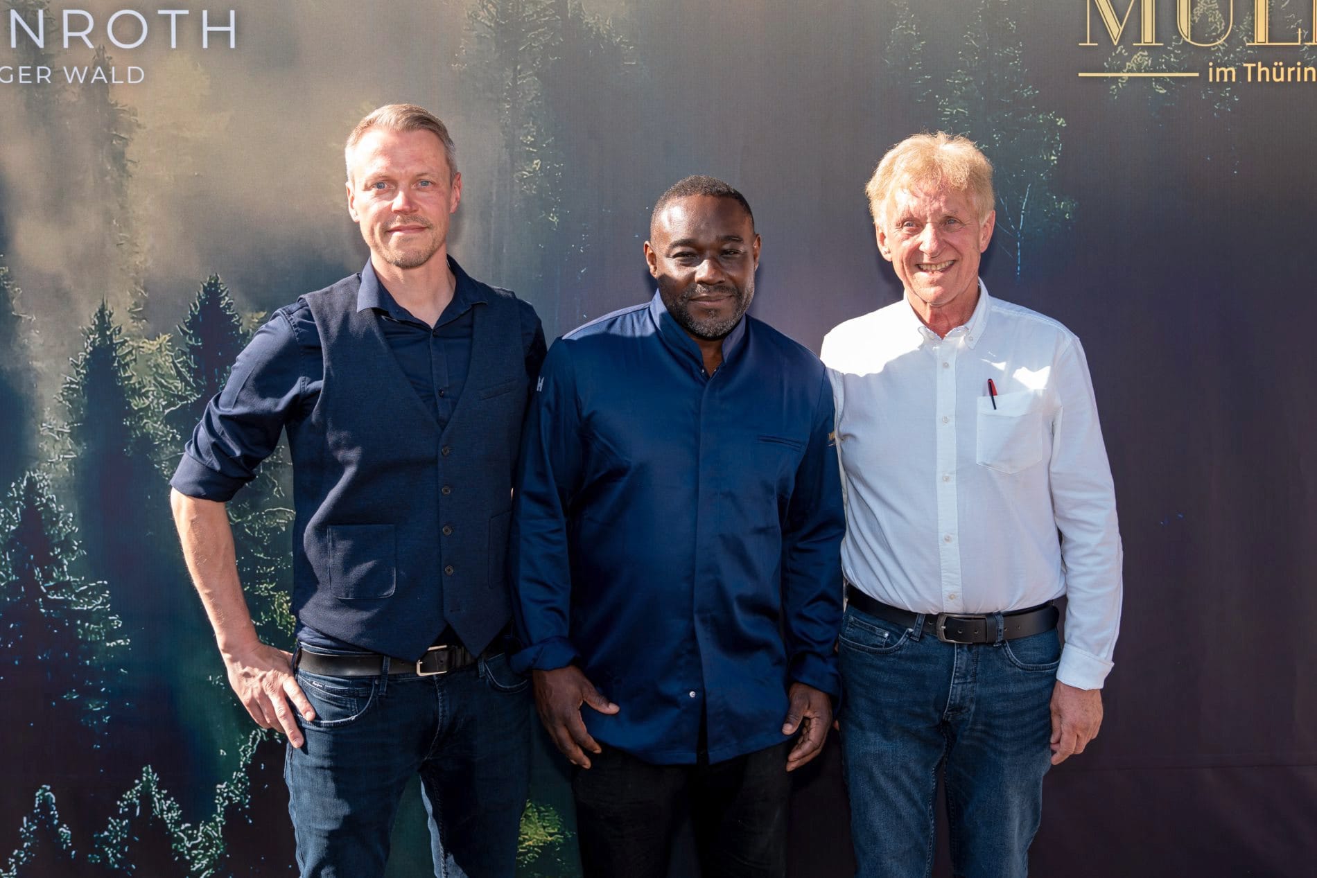 Eröffnung des Hotels Morgenroth Bad Blankenburg und des „Müllers im Thüringer Wald“: Nelson Müller mit den Eigentümern Georg Jahn (rechts) und Tobias Jahn (links).
