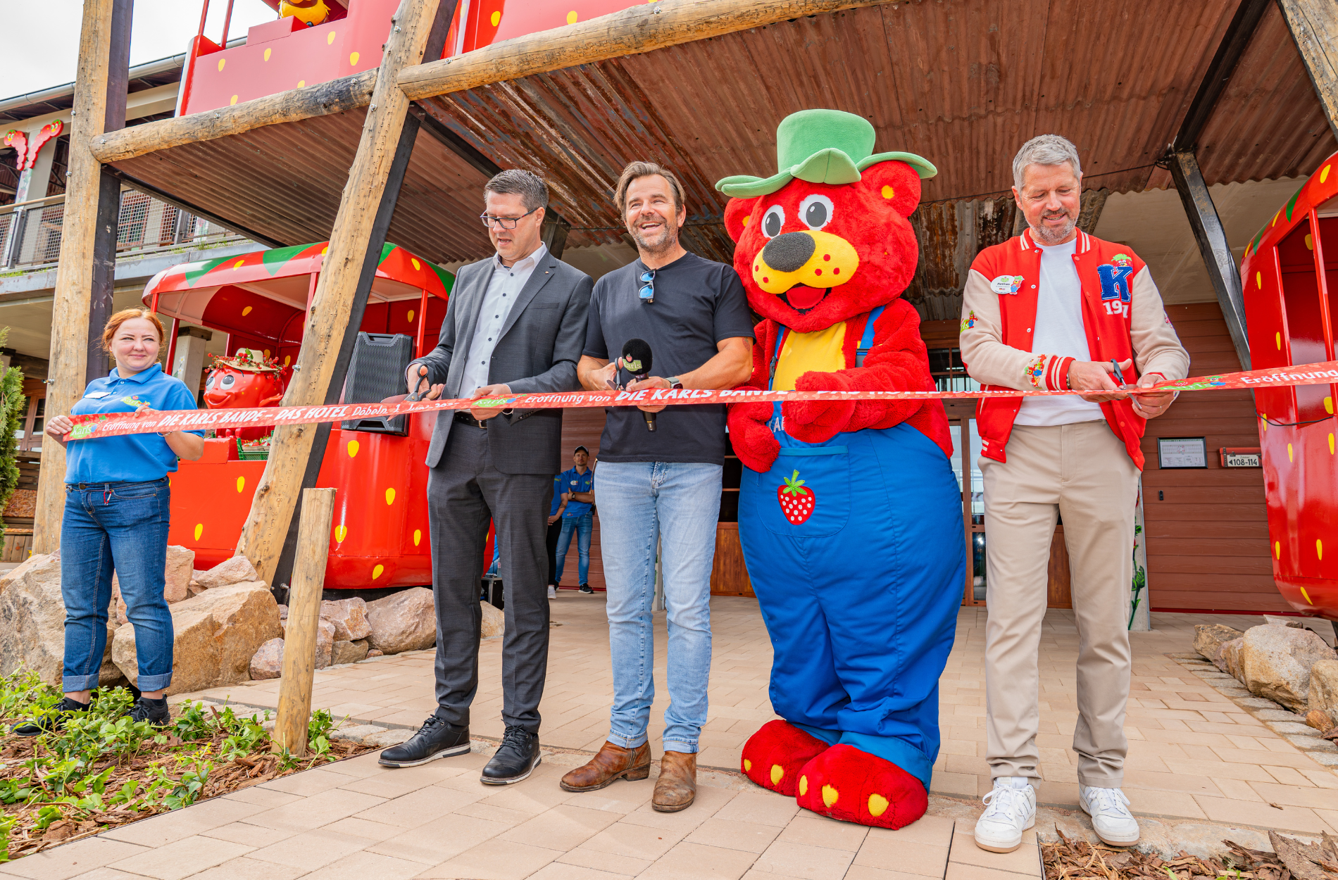 Eröffnung des ersten Hotels der Marke "Karls Bande" in Döbeln im Juni 2025.