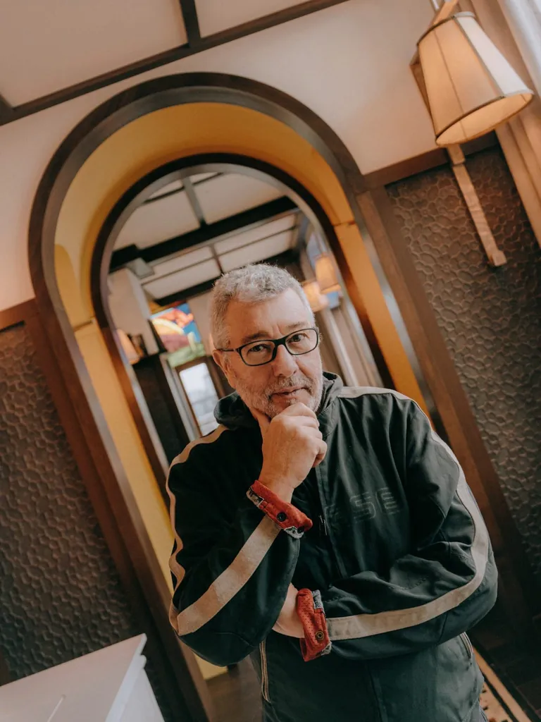 Philippe Starck plante als Architekt und gestaltete auch die komplette Inneneinrichtung des Hotels &ndash; vom Teller bis zum Toilettensitz.