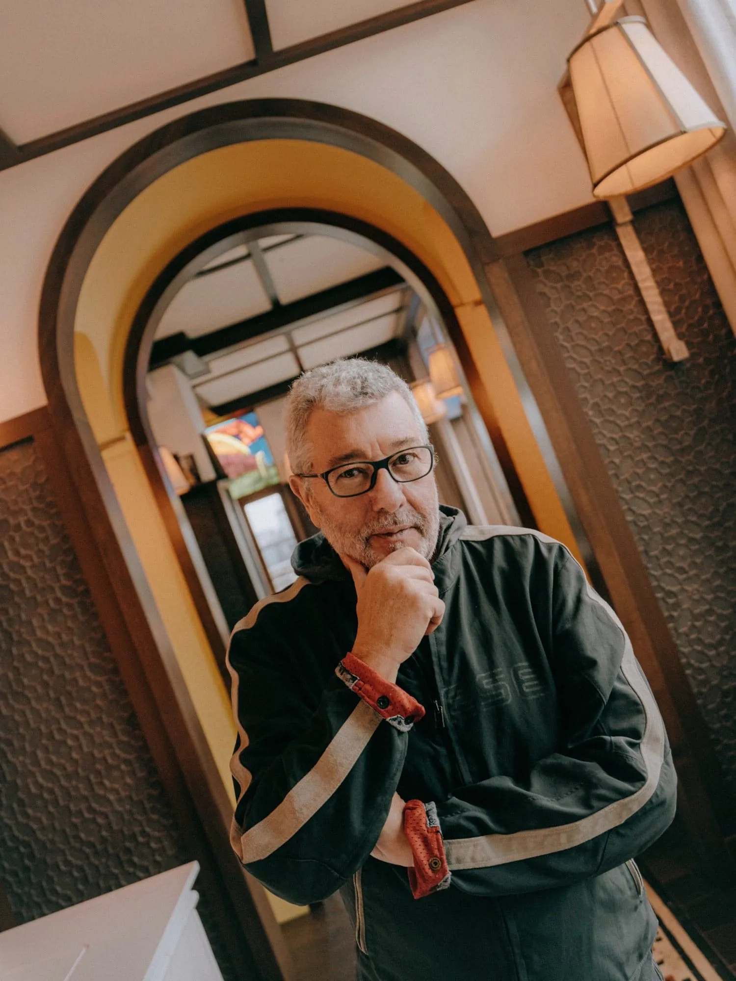 Philippe Starck plante als Architekt und gestaltete auch die komplette Inneneinrichtung des Hotels – vom Teller bis zum Toilettensitz.