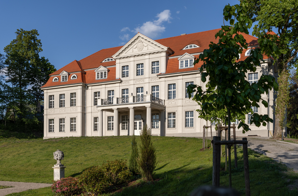 Schlosshotel Neustrelitz öffnet im Juni nach Restaurierung - Tophotel.de