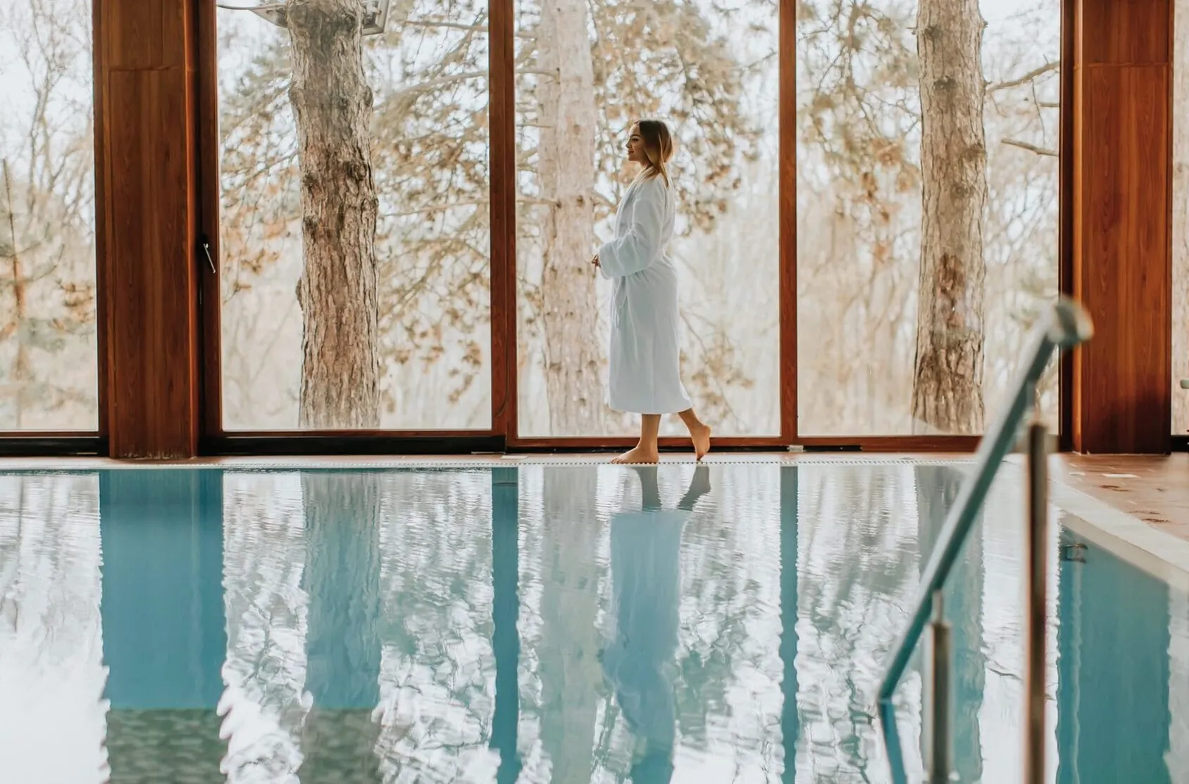 Sicherheit geht vor: Hotels mit Badebereichen müssen für ausreichende Badeaufsicht sorgen – Versicherungen prüfen im Schadensfall genau, ob Betreiber ihrer Aufsichtspflicht nachgekommen sind.