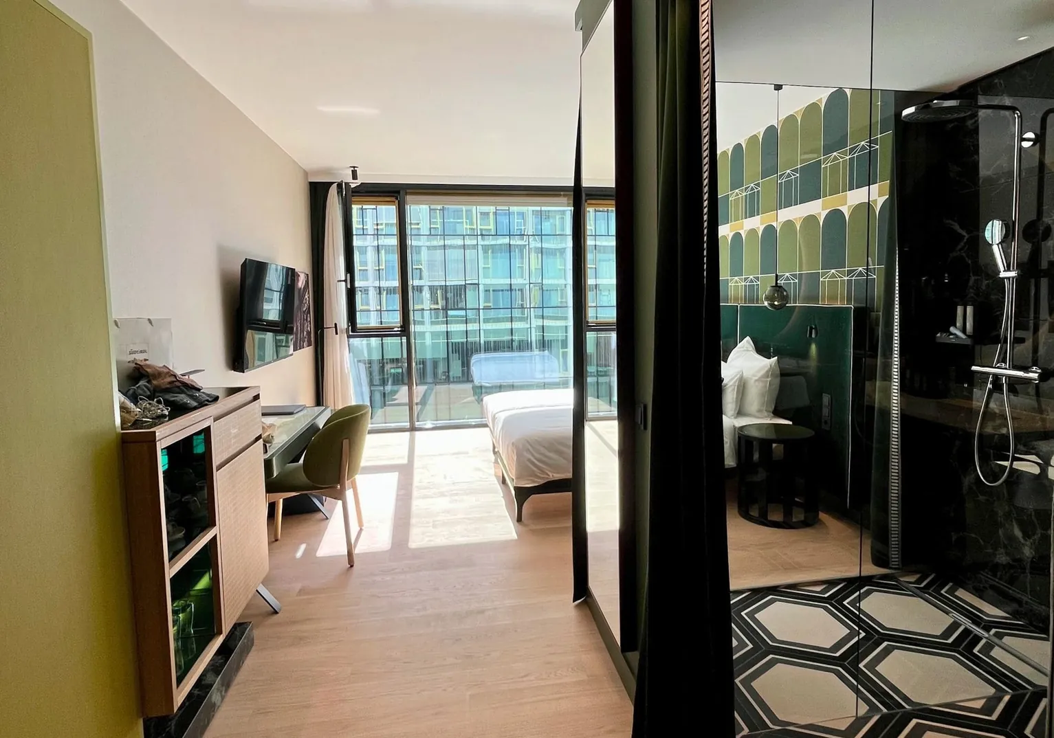 Das Falkensteiner Hotel Bozen WaltherPark bietet 114 stilvolle Zimmer und Suiten.