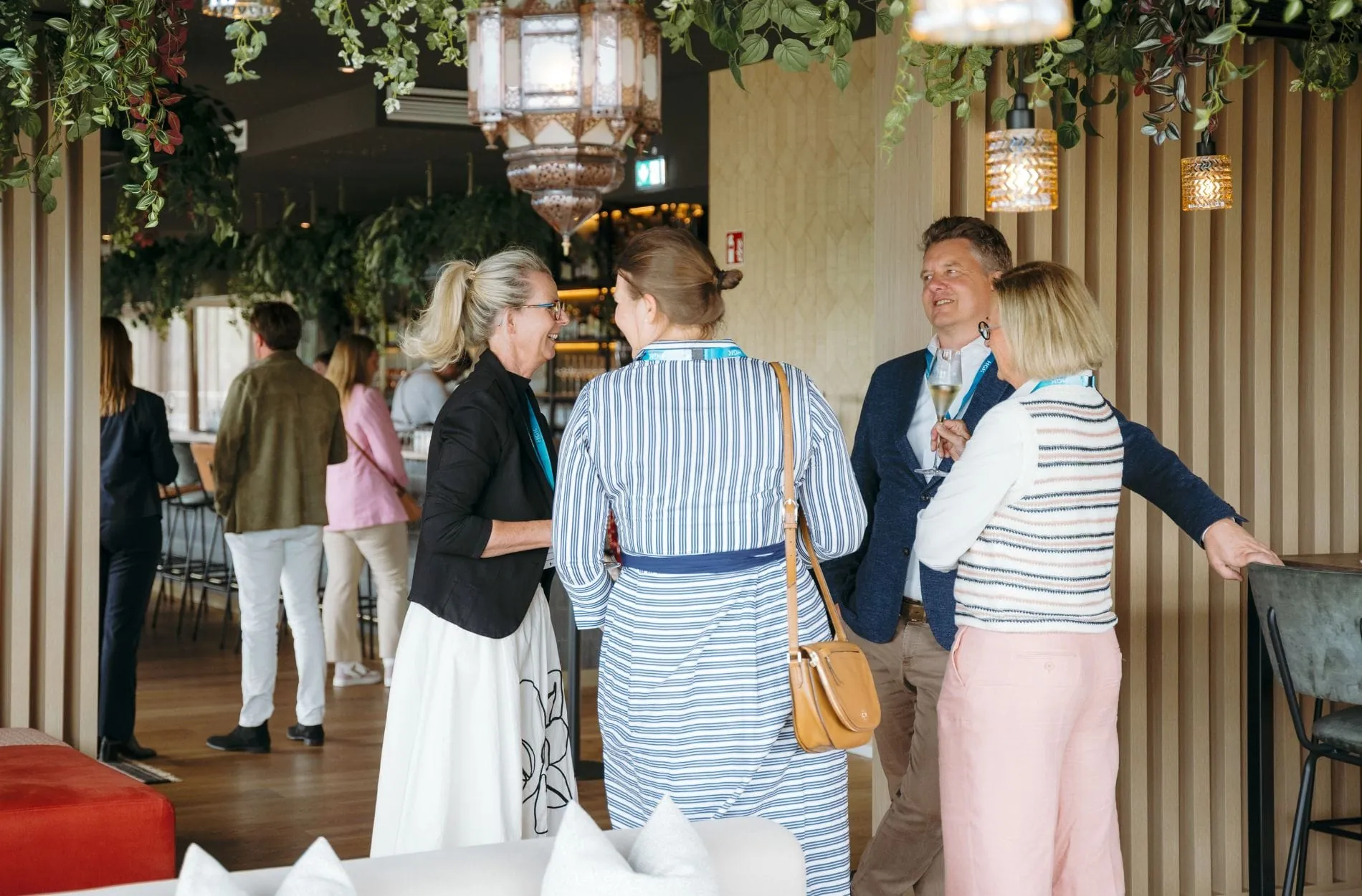 Nachmittagsprogramm: Eine Hausführung durch das Nouri Hotel.