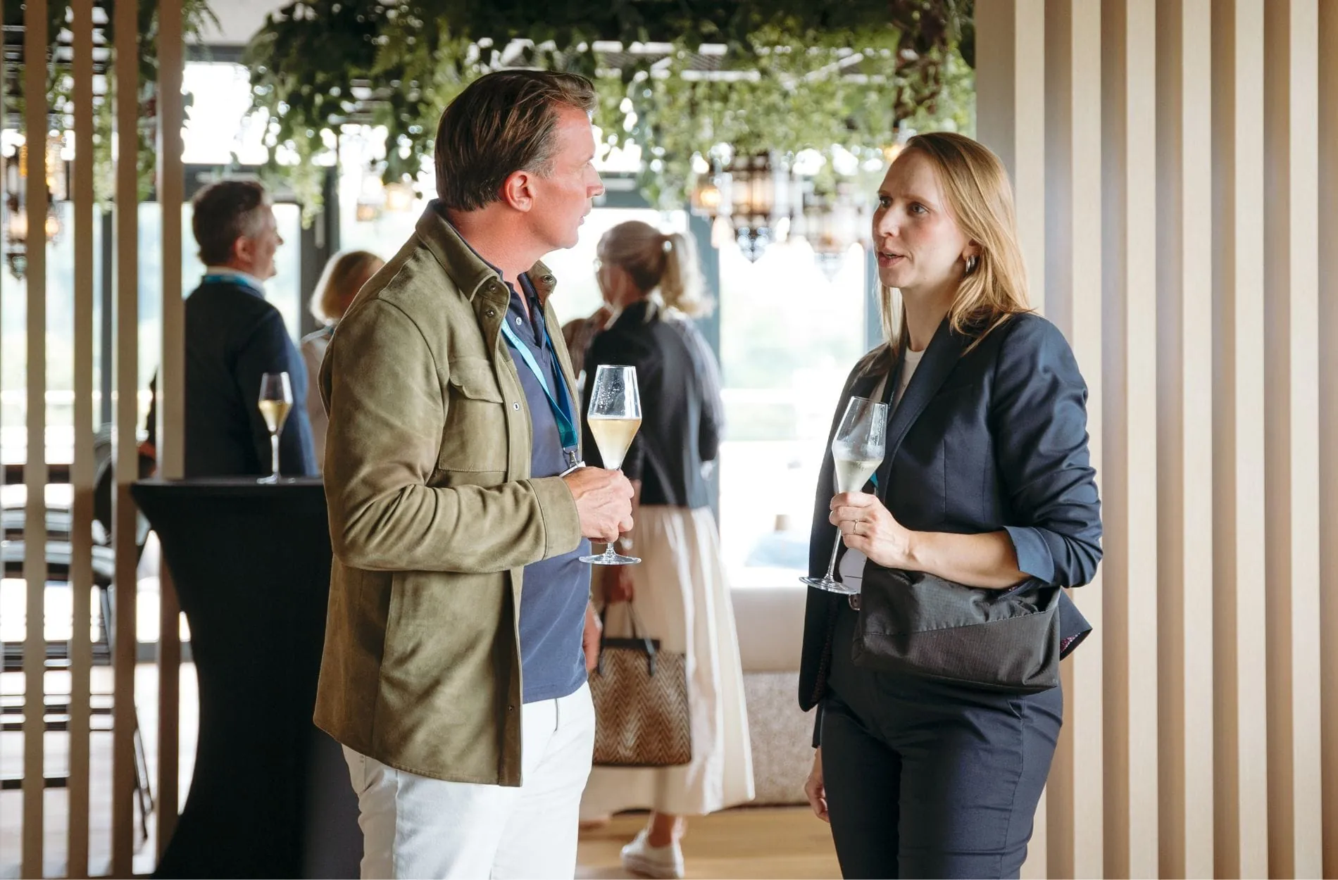 Nachmittagsprogramm: Eine Hausführung durch das Nouri Hotel.