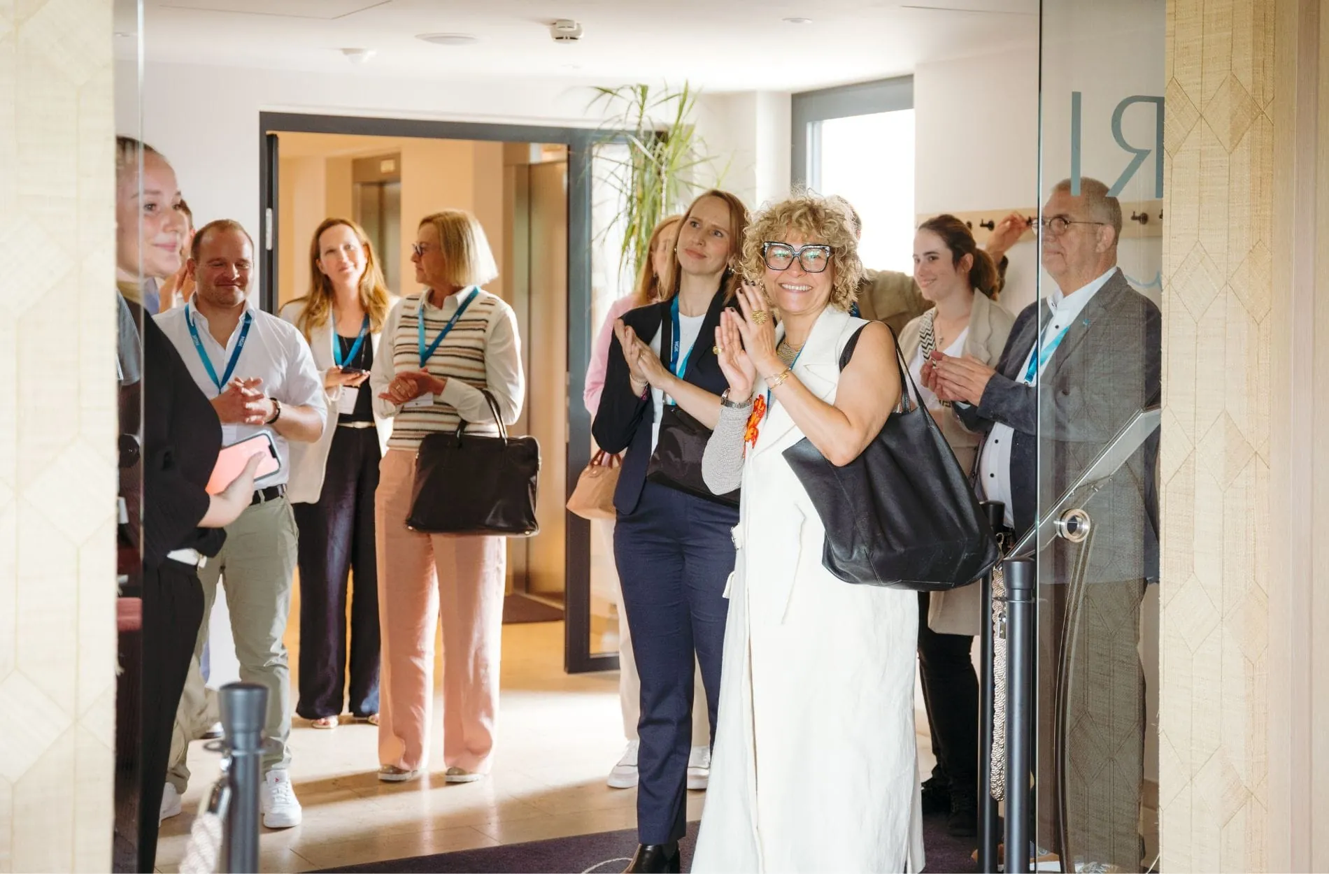 Nachmittagsprogramm: Eine Hausführung durch das Nouri Hotel.