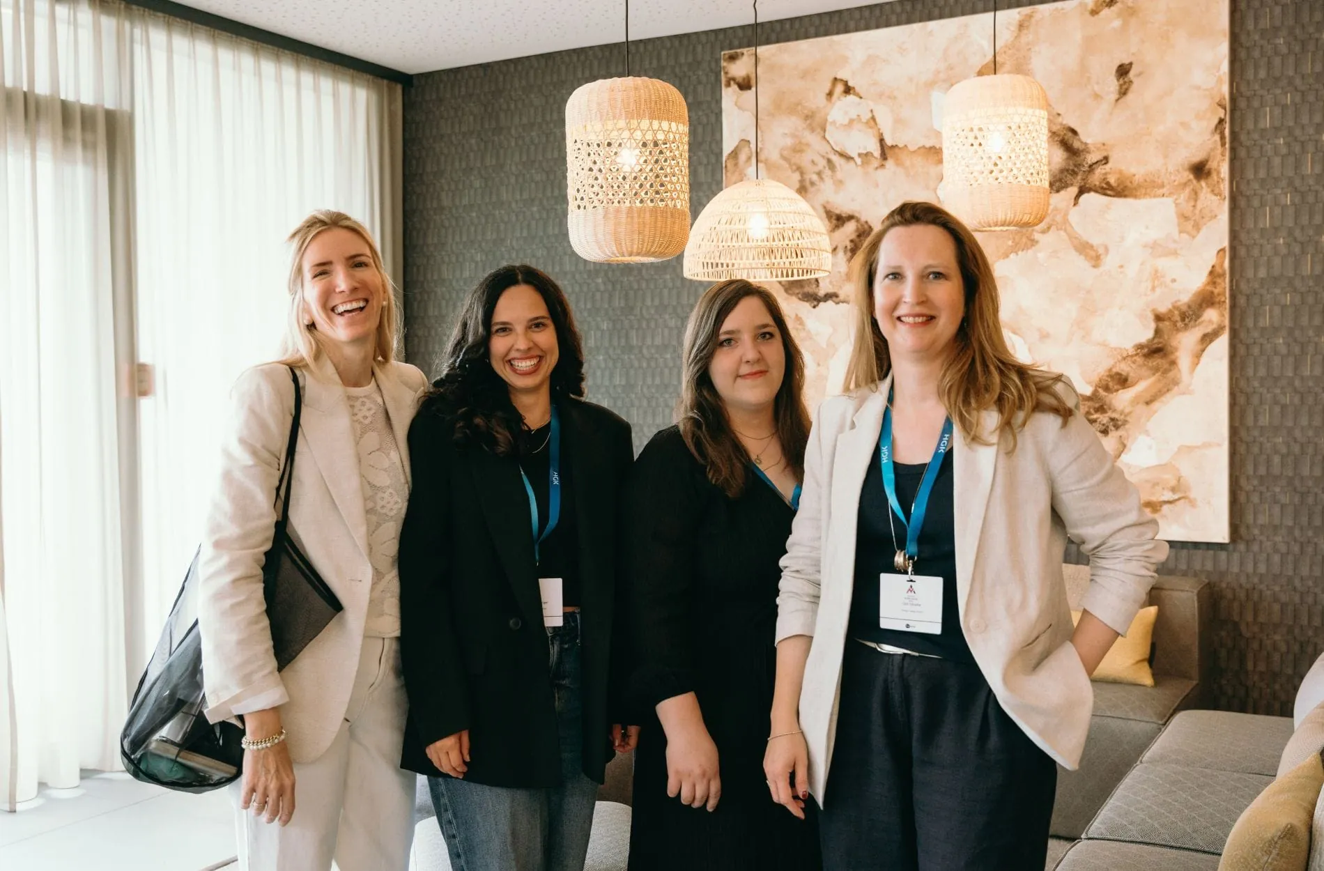 Die Tophotel-Redaktion sagt Danke: (von links) Natascha Ziltz, leitende Redakteurin Hotel+Technik, Online-Redakteurin Sarah Arzberger, Tophotel-Redakteurin Isabella Kormann und Chefredakteurin Brit Glocke.