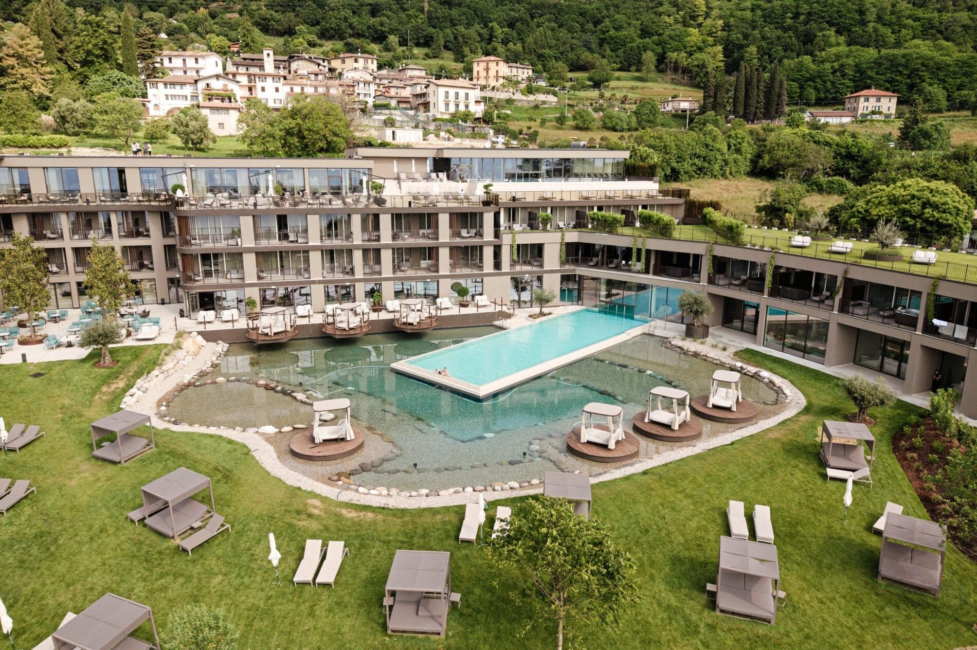 Stroblhof expandiert: Neues Resort am Gardasee eröffnet
