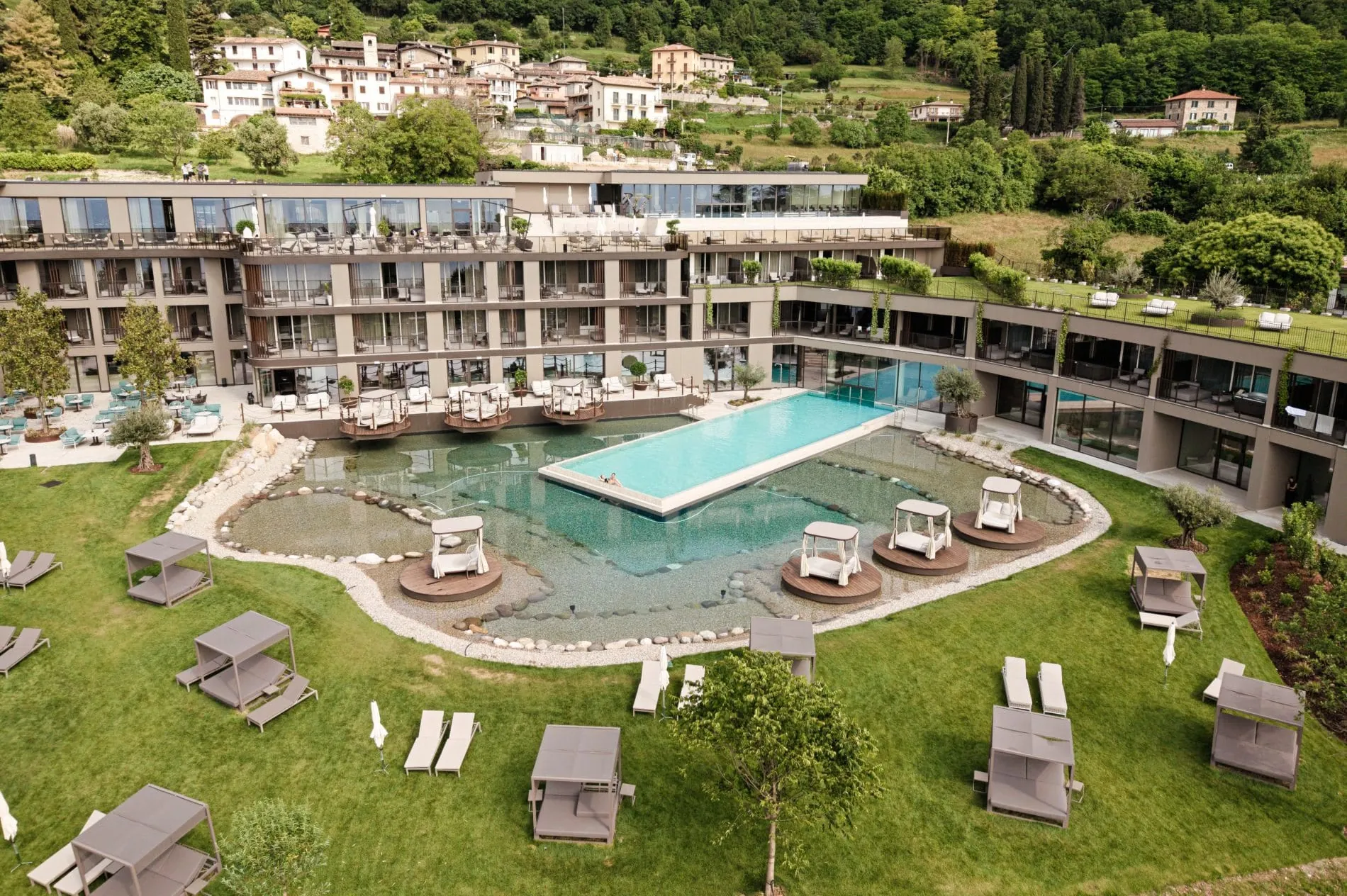 Stroblhof expandiert: Neues Resort am Gardasee eröffnet