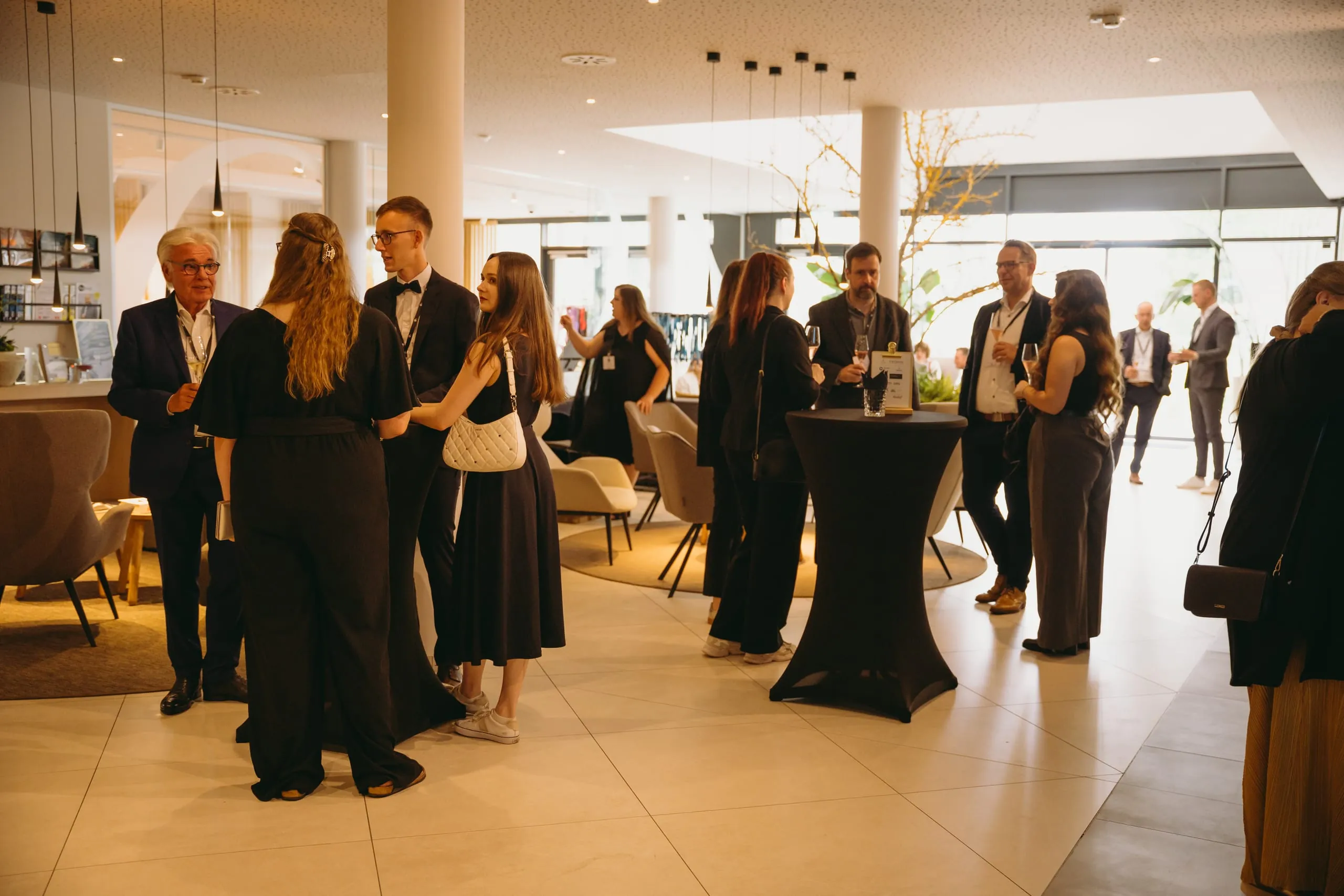 Feierlicher Empfang beim Grand Prix der Tagungshotellerie 2025 in der Lobby des Nouri Hotels in Bad Krozingen.