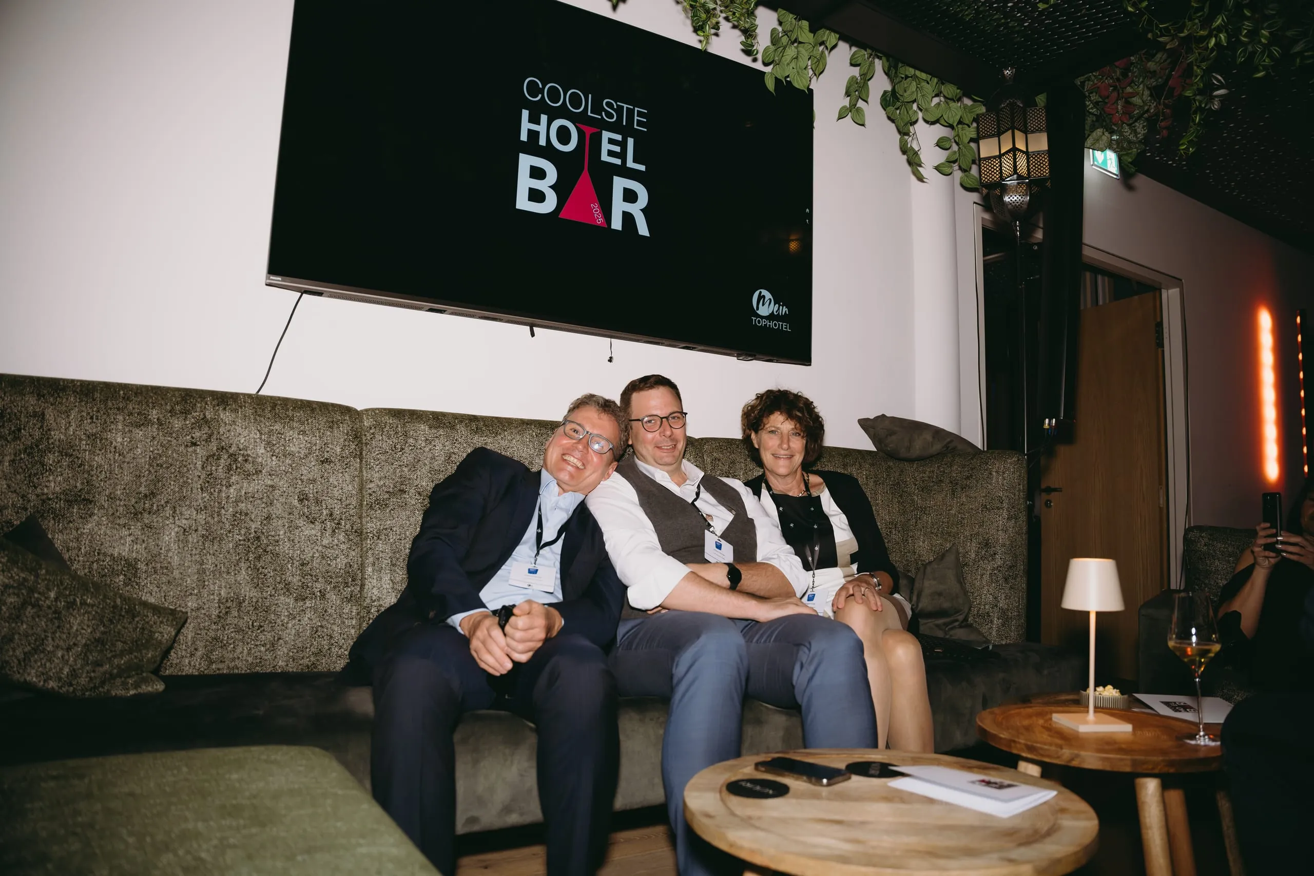 Locationwechsel in die Nouri Bar: Erstmalig verlieh Mein Tophotel in diesem Jahr den Award „Coolste Hotelbar 2025“, über den im Vorfeld per Online-Voting abgestimmt werden konnte.
