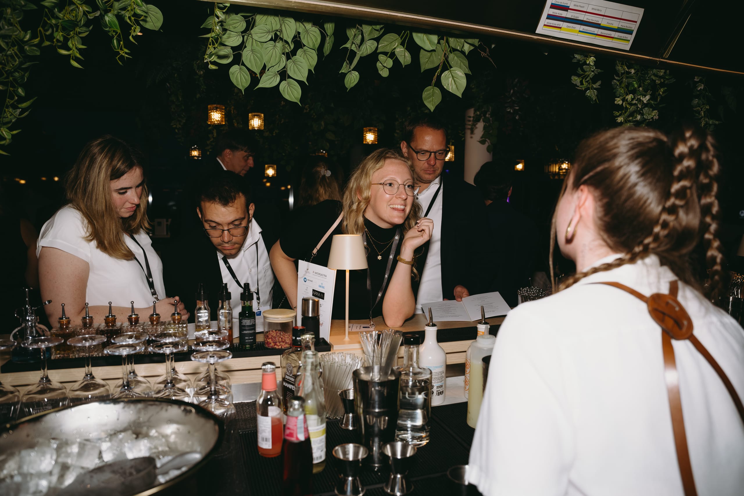 Locationwechsel in die Nouri Bar: Erstmalig verlieh Mein Tophotel in diesem Jahr den Award „Coolste Hotelbar 2025“, über den im Vorfeld per Online-Voting abgestimmt werden konnte.