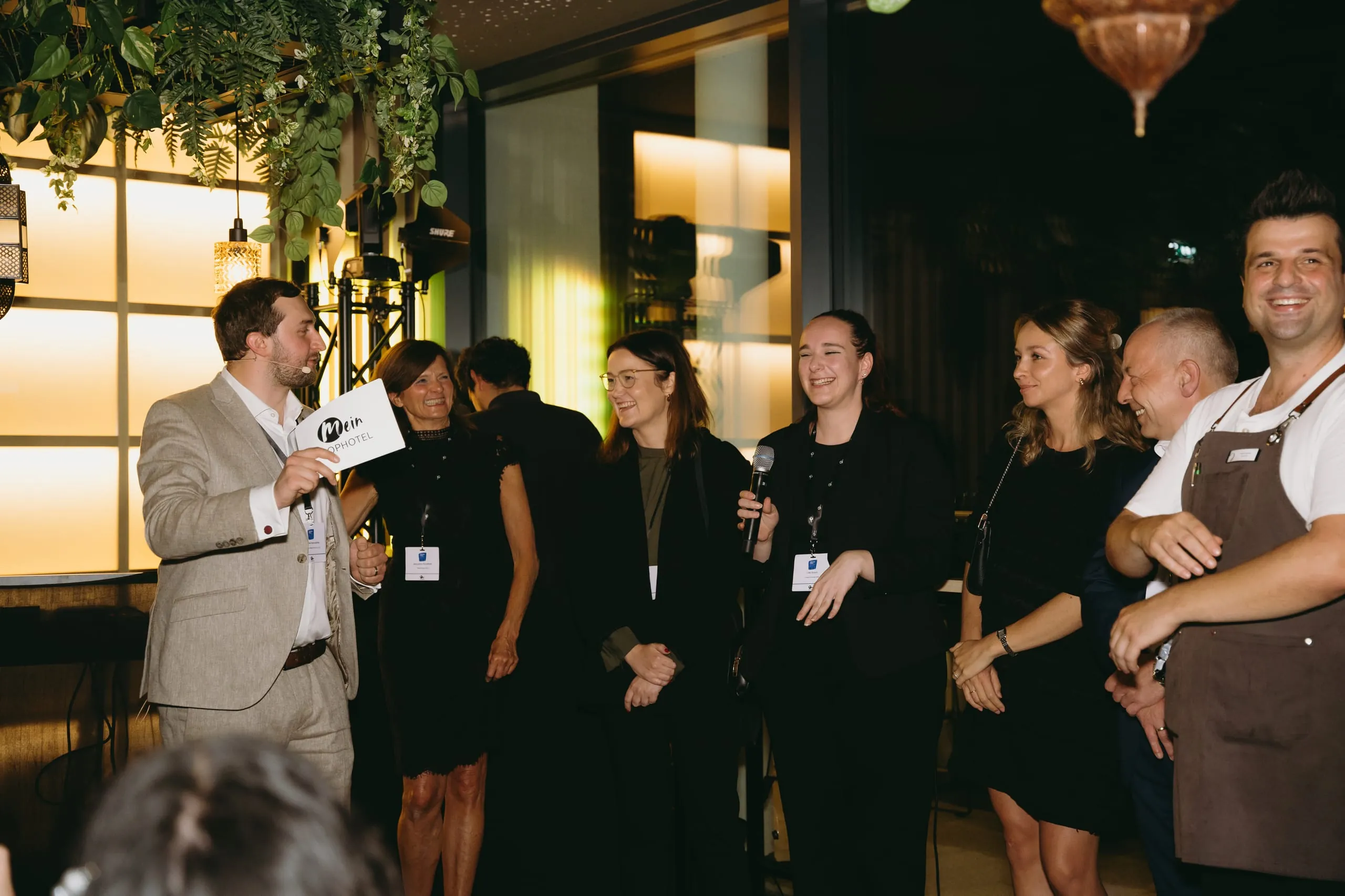 Locationwechsel in die Nouri Bar: Erstmalig verlieh Mein Tophotel in diesem Jahr den Award „Coolste Hotelbar 2025“, über den im Vorfeld per Online-Voting abgestimmt werden konnte.