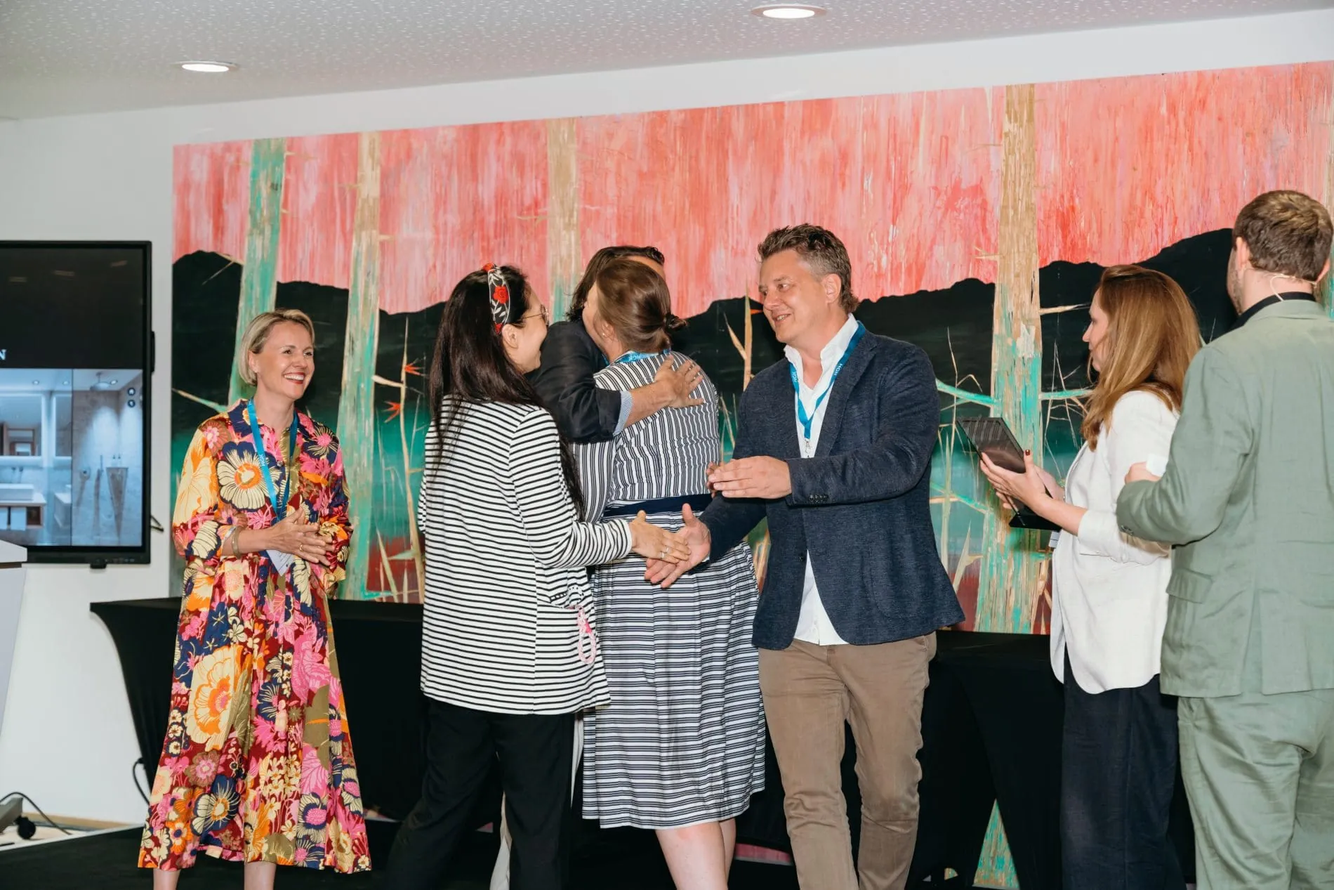 Preisverleihung des Tophotel Newcomer Awards 2025: Die Nominierten und Gewinner der Kategorie "Hotel-Opening Leisure" auf der Bühne.