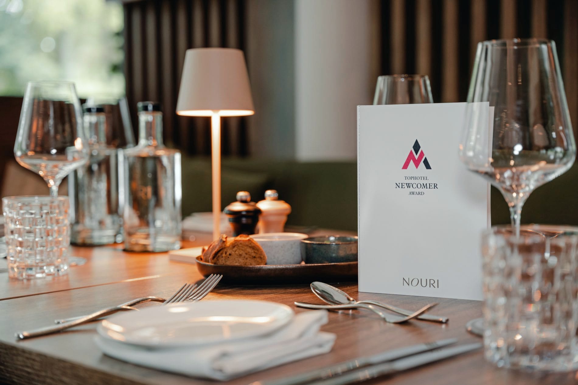 Celebrate & Connect: Drei-Gänge-Menü für alle Gewinner und Finalisten im Restaurant des Nouri Hotels.