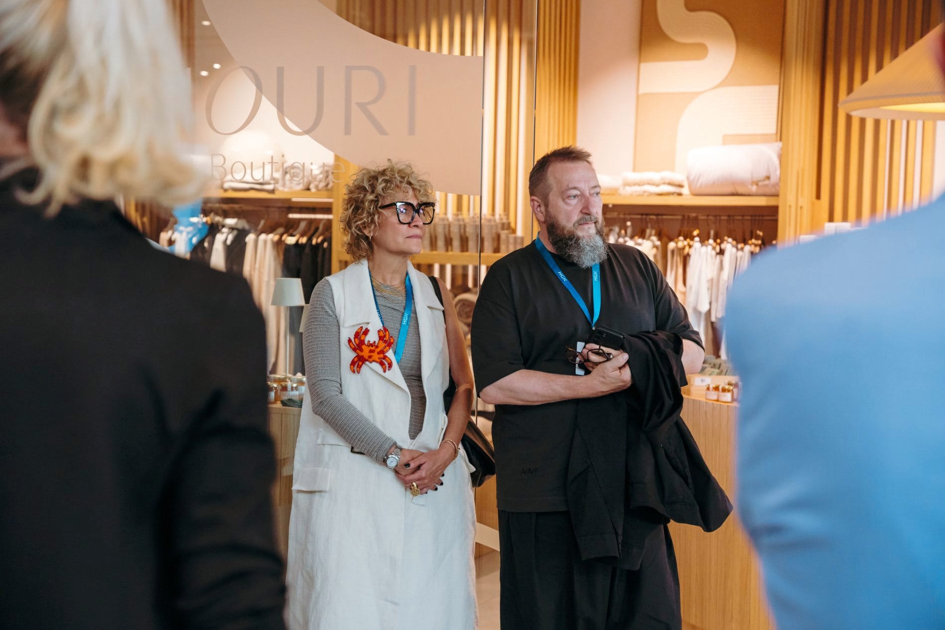 Nachmittagsprogramm: Eine Hausführung durch das Nouri Hotel.