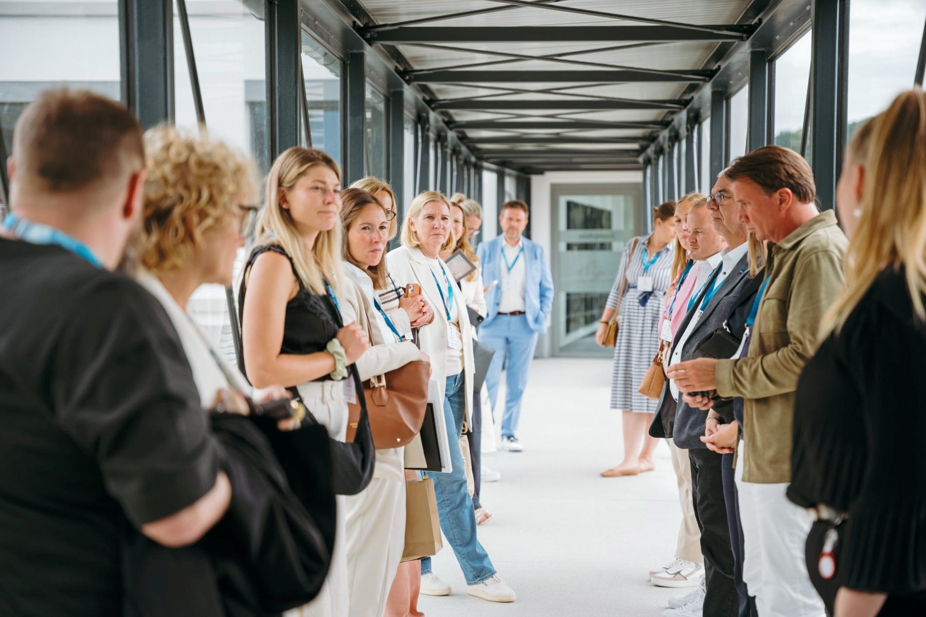 Nachmittagsprogramm: Eine Hausführung durch das Nouri Hotel.