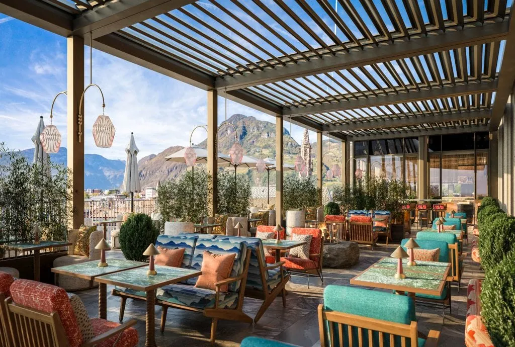 Die "Mochi Rooftop Bar" im Falkensteiner Hotel Bozen ist eine japanisch-europäische Gourmetküche mit Blick über Bozen.