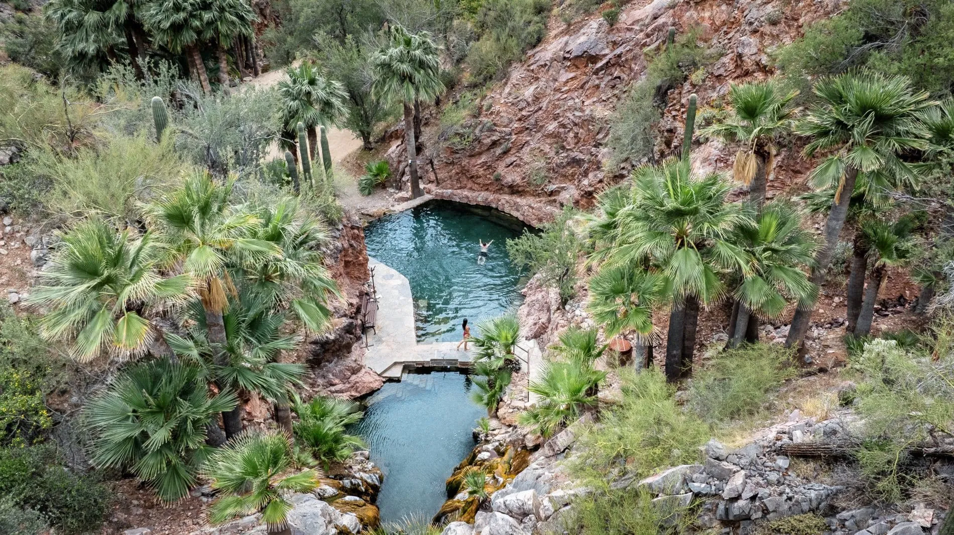 Mineralhaltige Quellen bestimmen den Rhythmus des Castle Hot Springs, Morristown in Arizona.