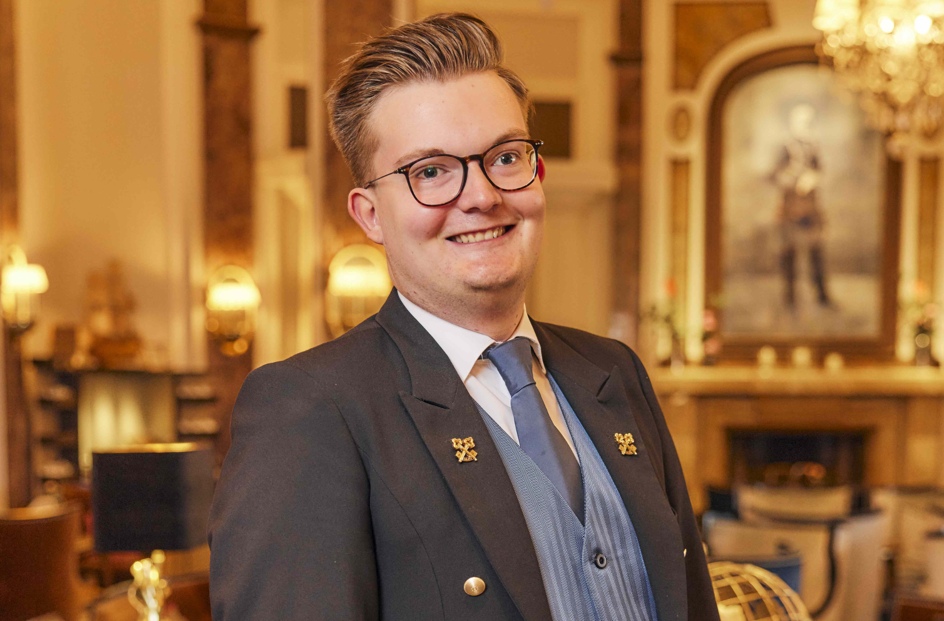 Hotel Atlantic Hamburg: Finn Möllering offiziell als Les Clefs d’Or-Mitglied ausgezeichnet.