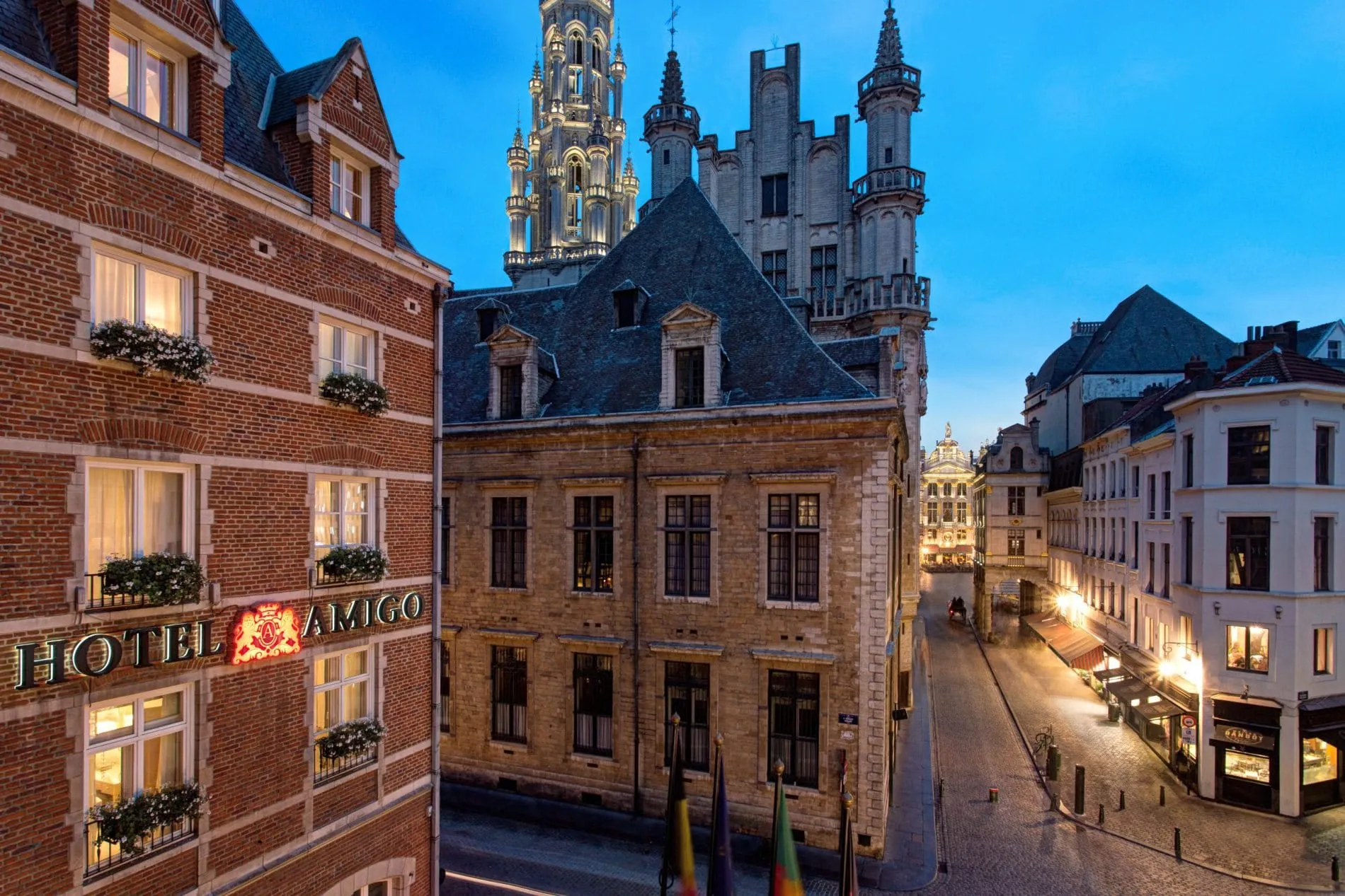 Aussenansicht Hotel Amigo Fassade