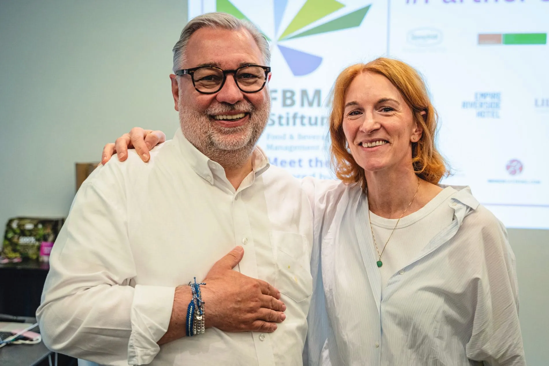 Meet the Best 2025: Georg Broich, Broich Hospitality Group und stellvertretender Stiftungsratsvorsitzender der FBMA-Stiftung, mit Merle Losem, Geschäftsführerin der Deutschen Hotelakademie.